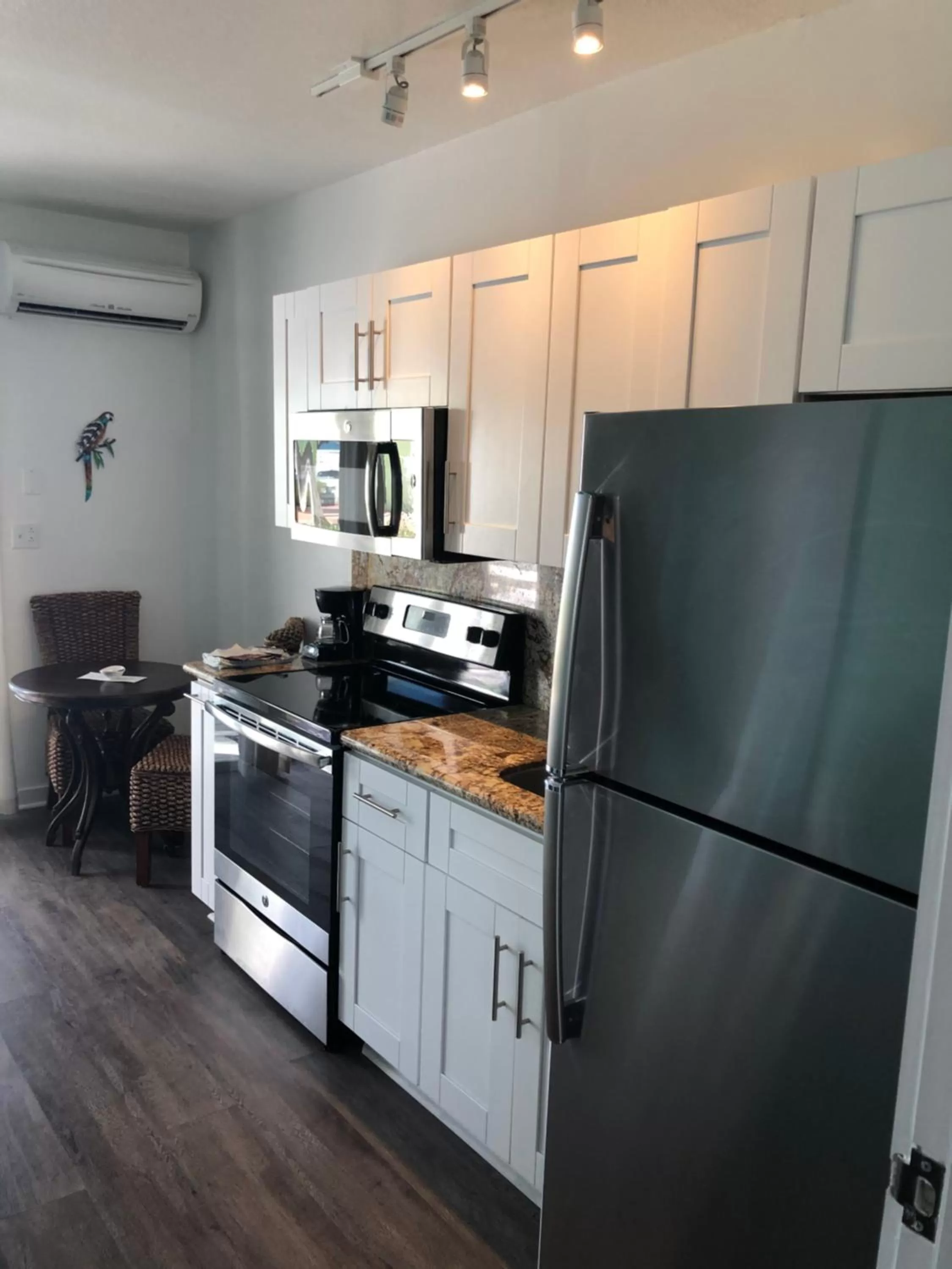 Kitchen or kitchenette in Drop Anchor Resort & Marina