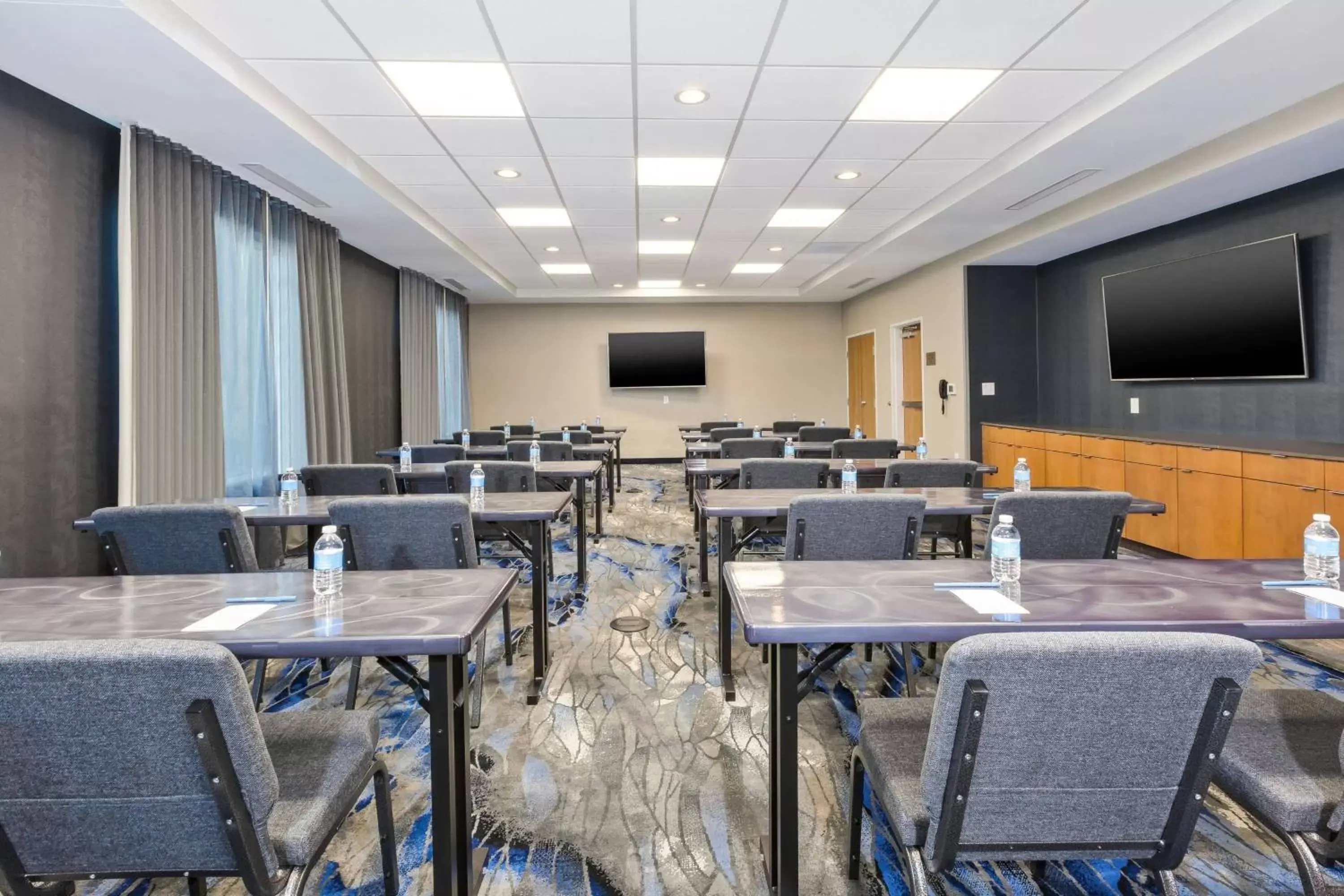 Meeting/conference room in Fairfield Inn & Suites by Marriott Cincinnati Airport South/Florence