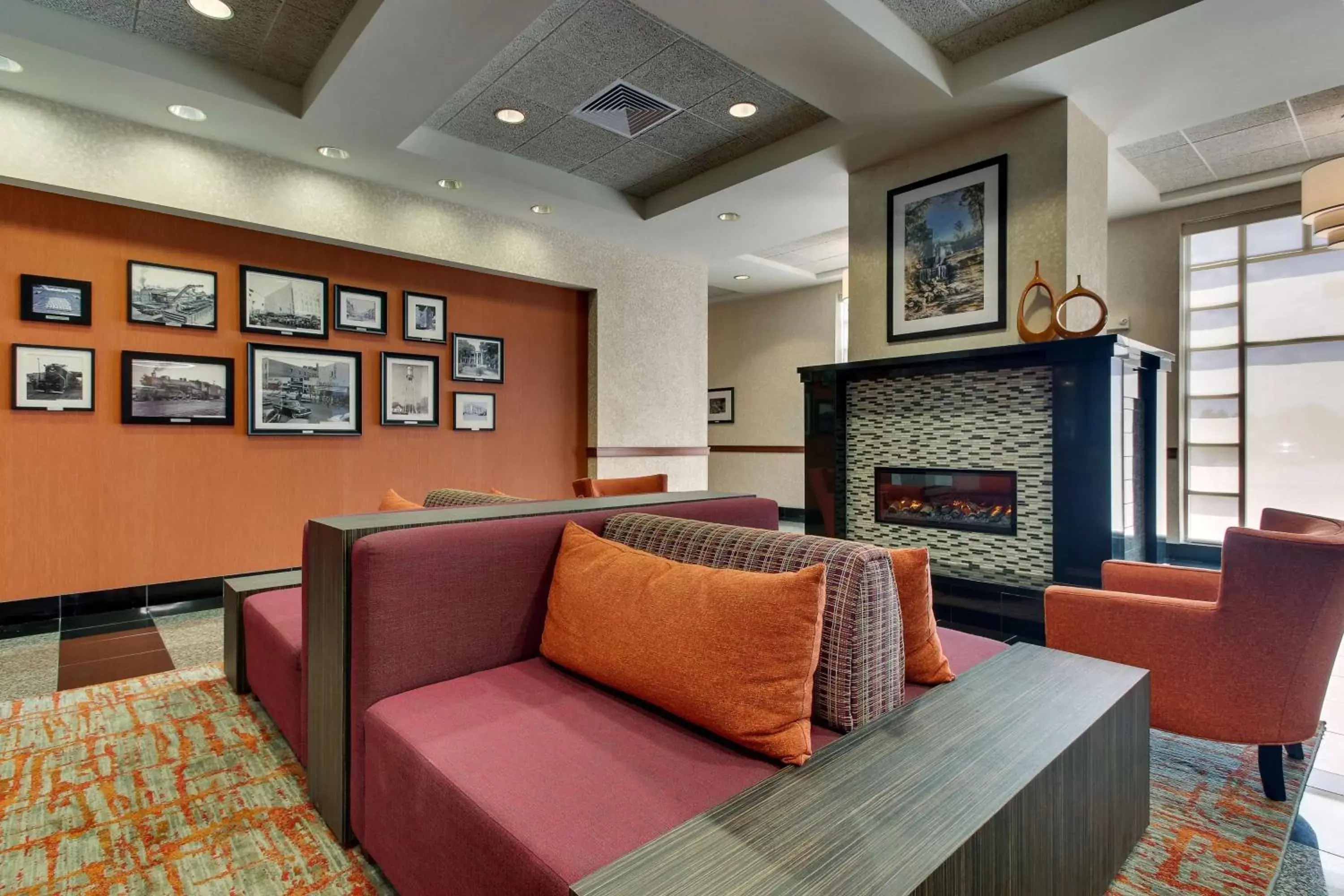 Lobby or reception, Seating Area in Drury Inn & Suites Meridian