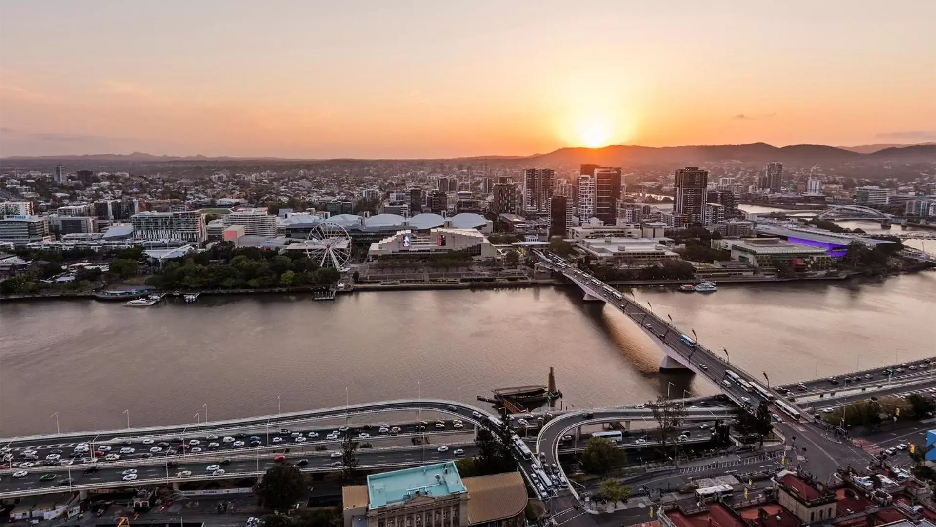 River view, Bird's-eye View in Oaks Brisbane Casino Tower Suites