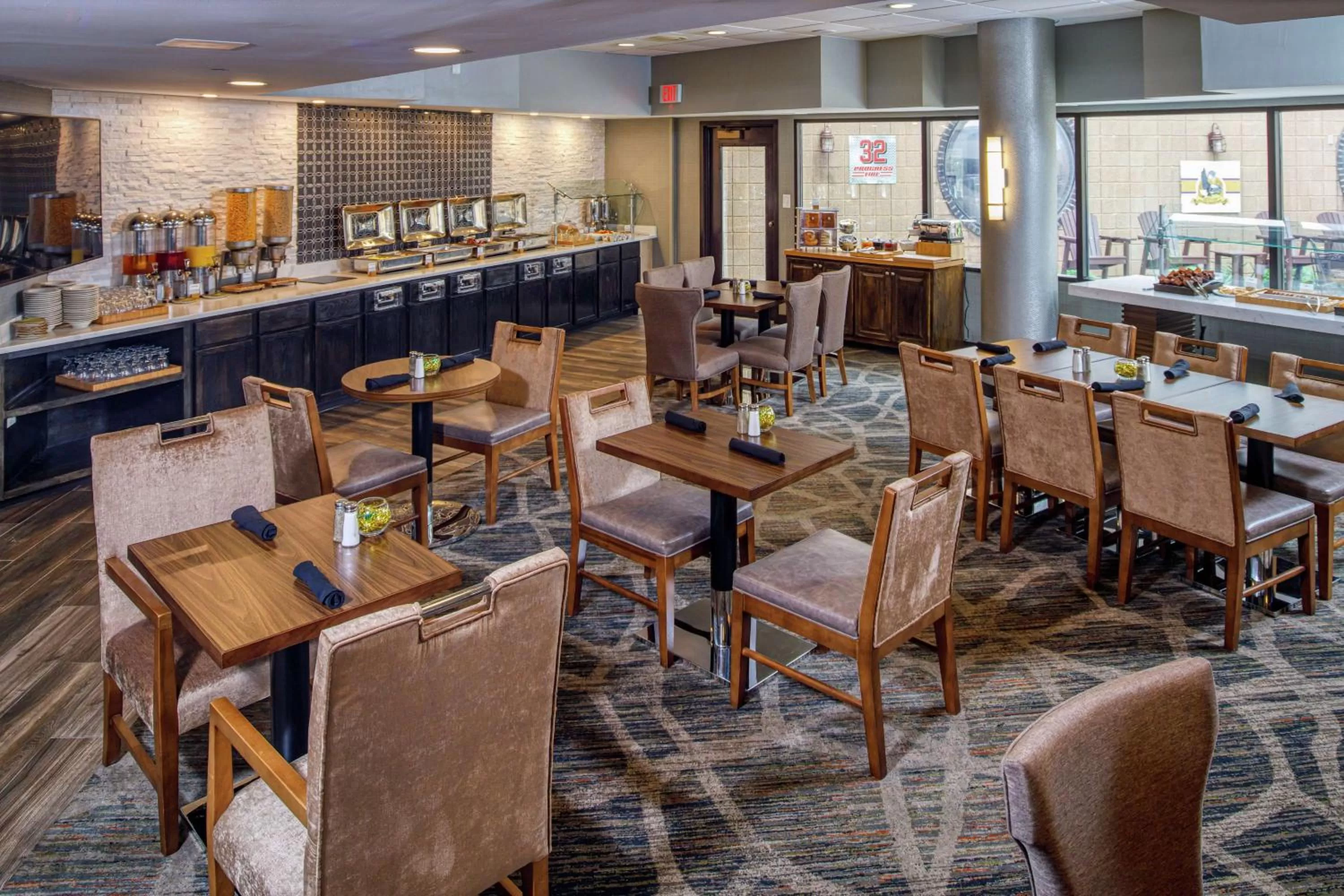 Restaurant/places to eat in DoubleTree by Hilton Appleton, WI