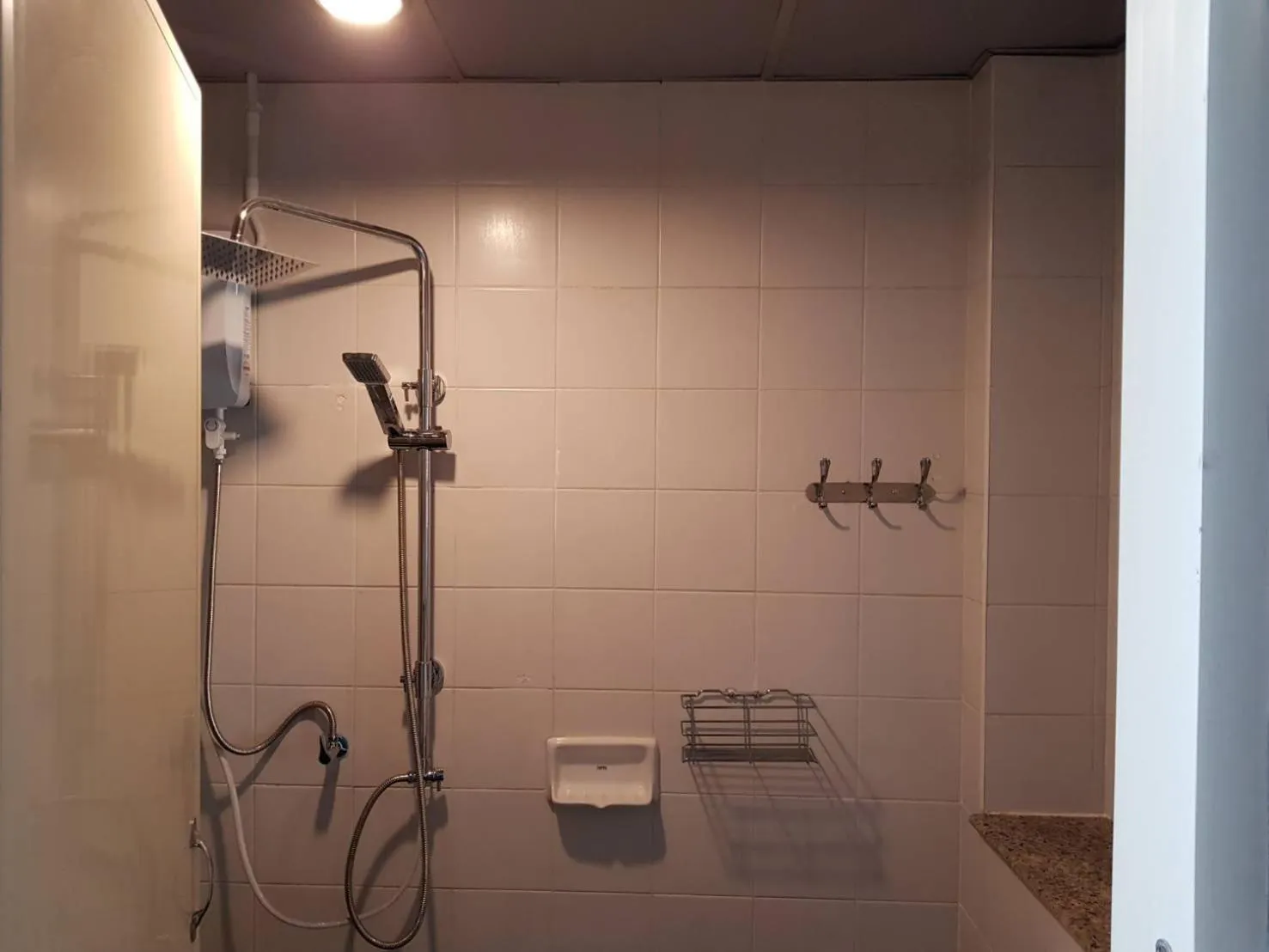 Shower, Bathroom in SleepCats Hostel