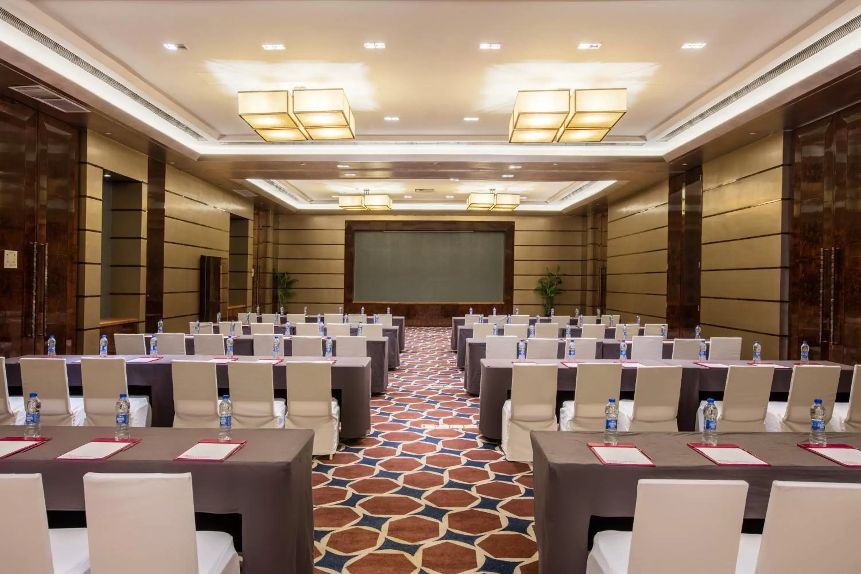 Meeting/conference room in Crowne Plaza Hefei, an IHG Hotel