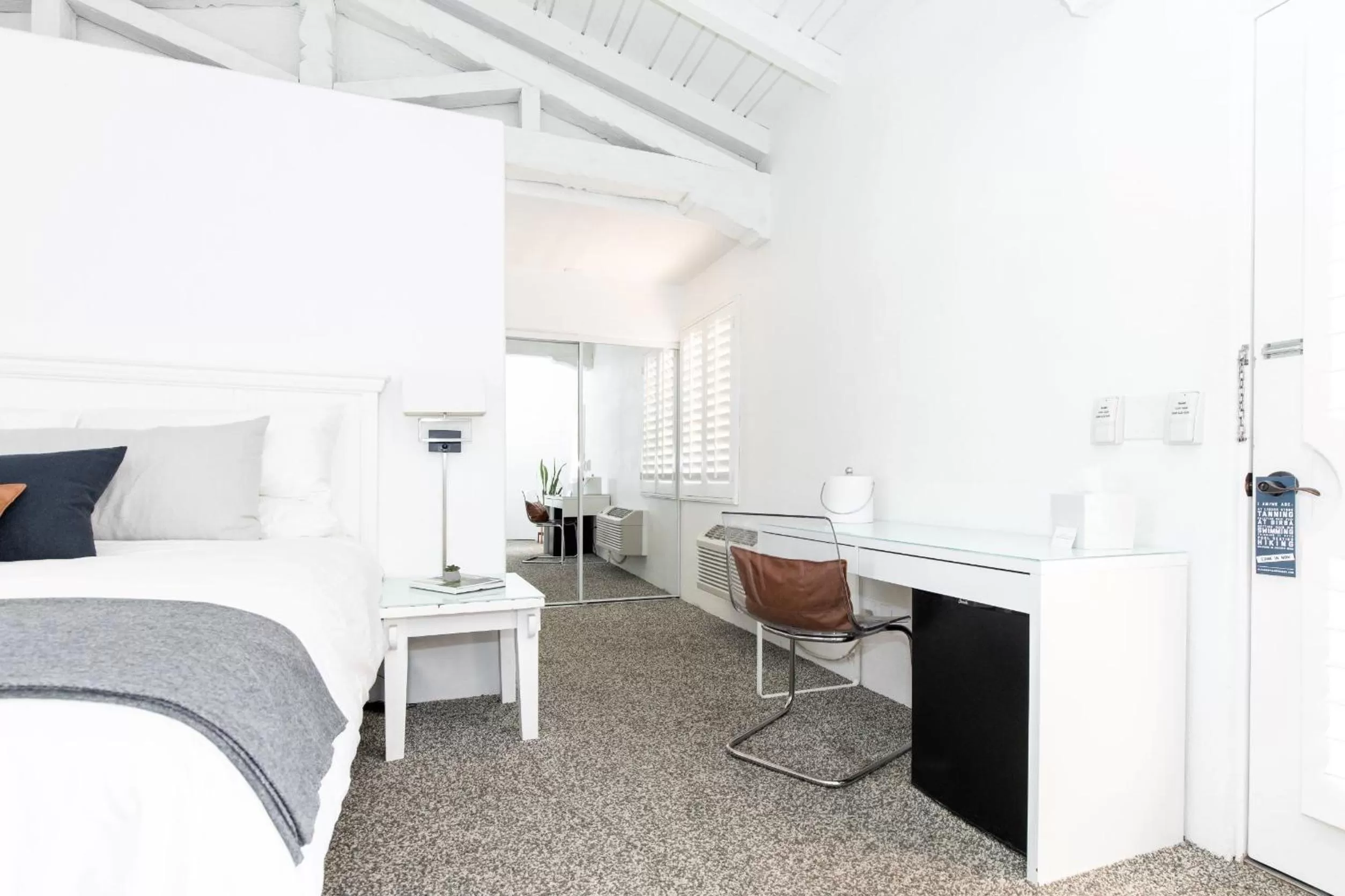 Bed in Alcazar Palm Springs