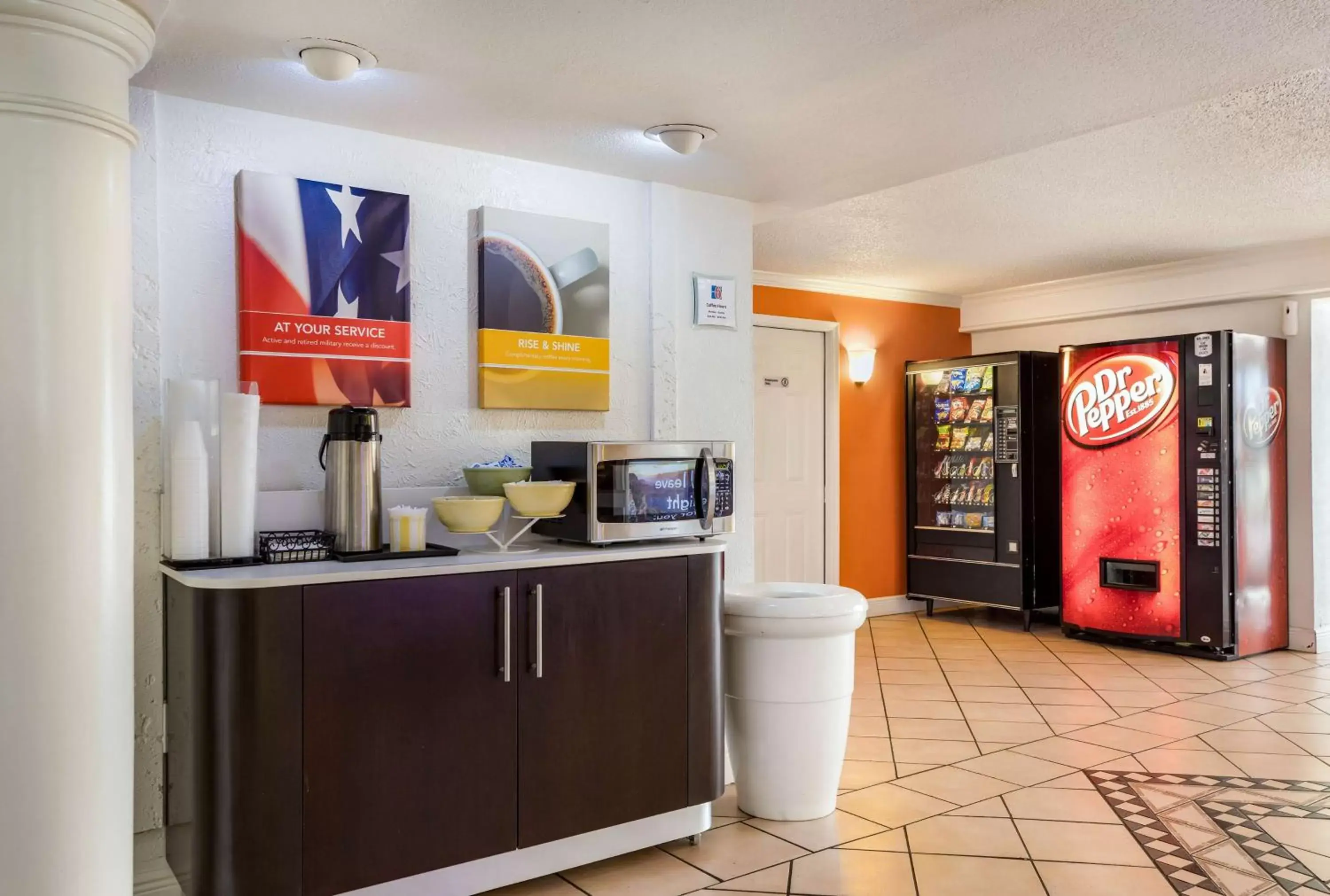 Restaurant/places to eat in Motel 6-Beaumont, TX