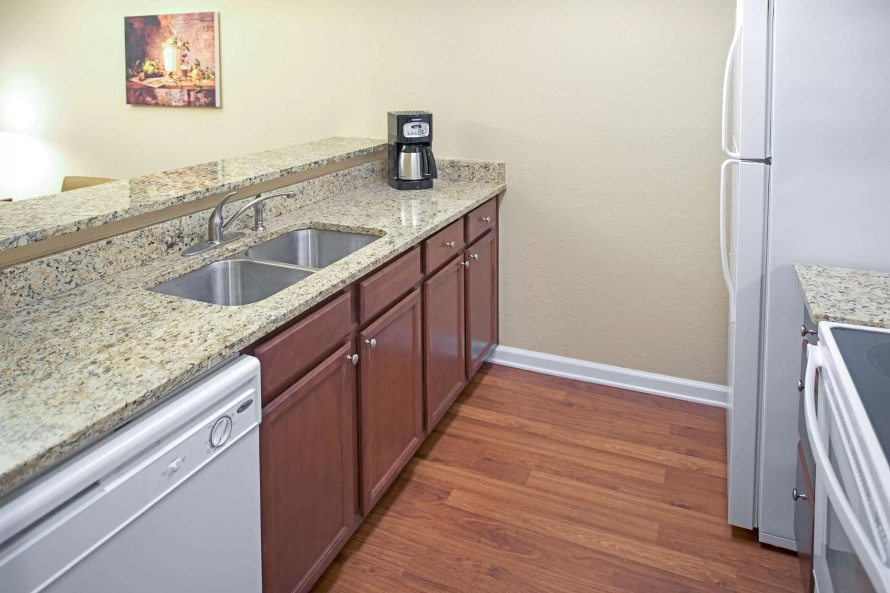 Kitchen or kitchenette in Hilton Vacation Club The Historic Powhatan Williamsburg