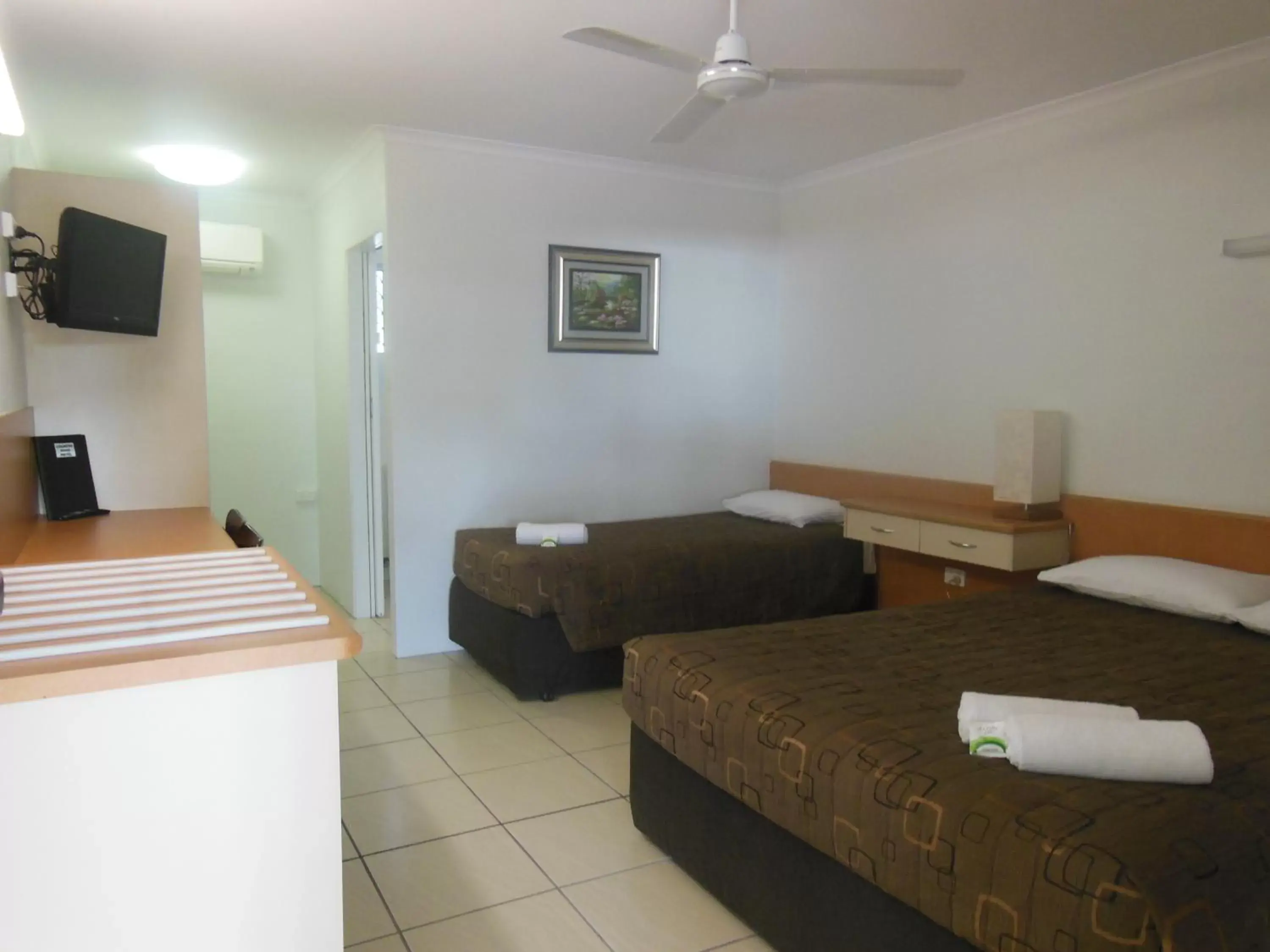 Bedroom, Seating Area in Country Road Motel