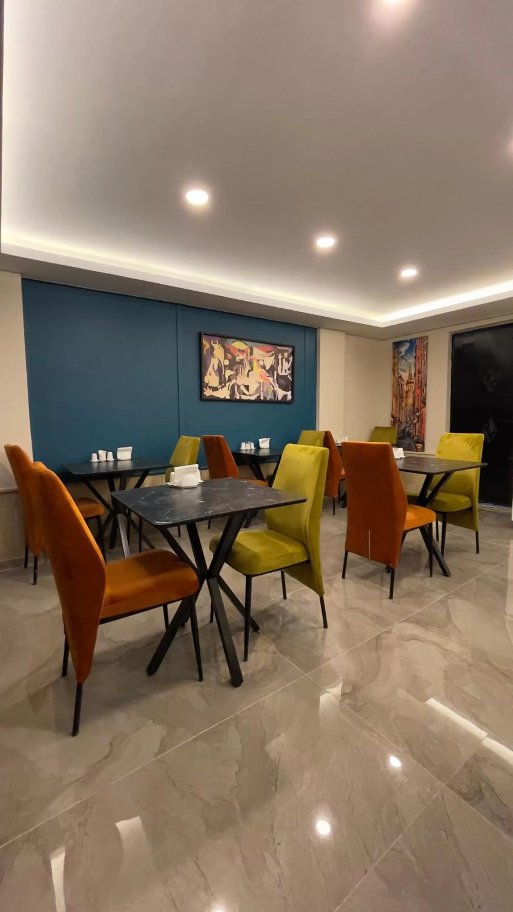 Dining area in Reyyan Hotel