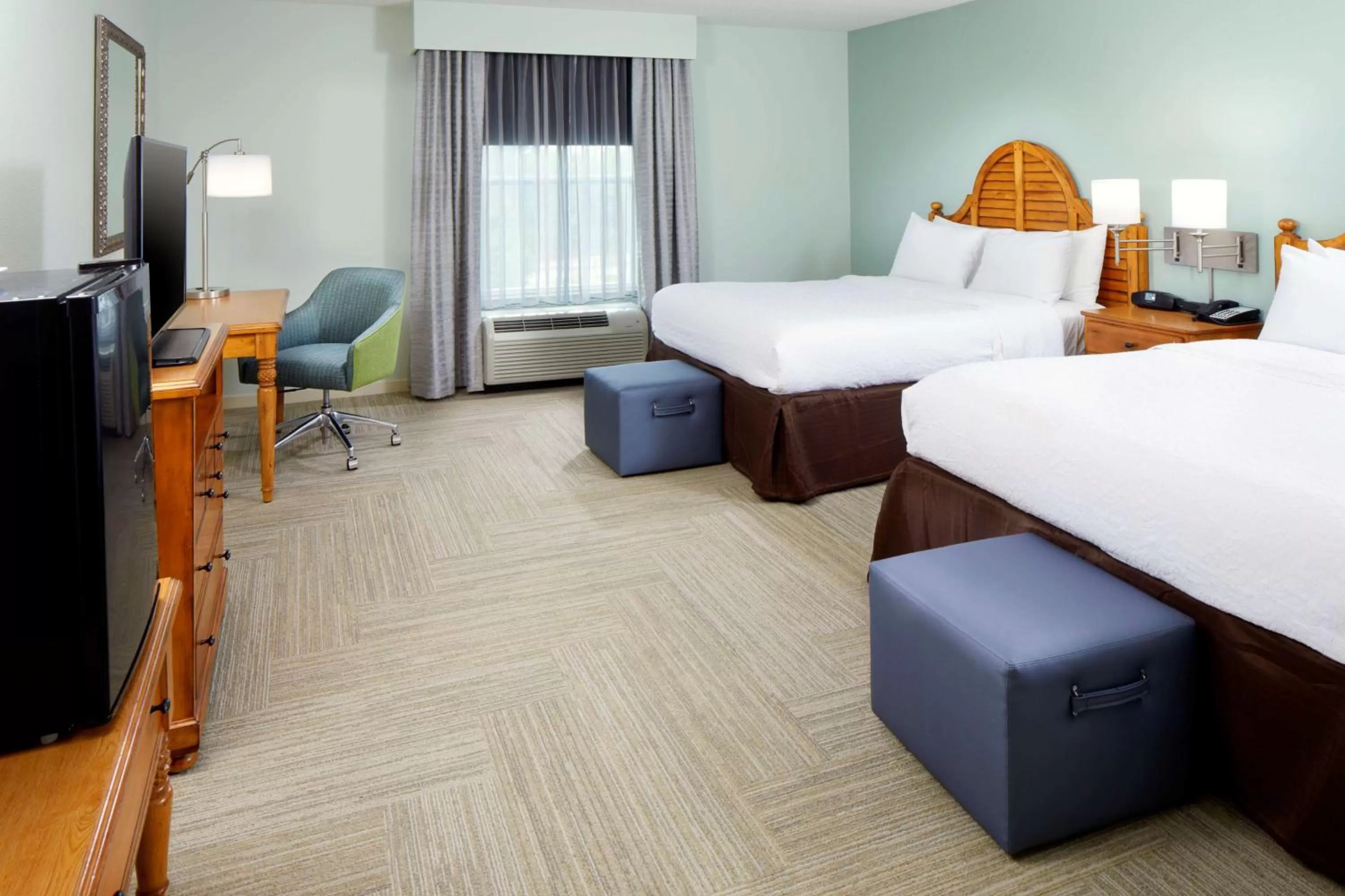 Bed in Hampton Inn & Suites Savannah/Midtown