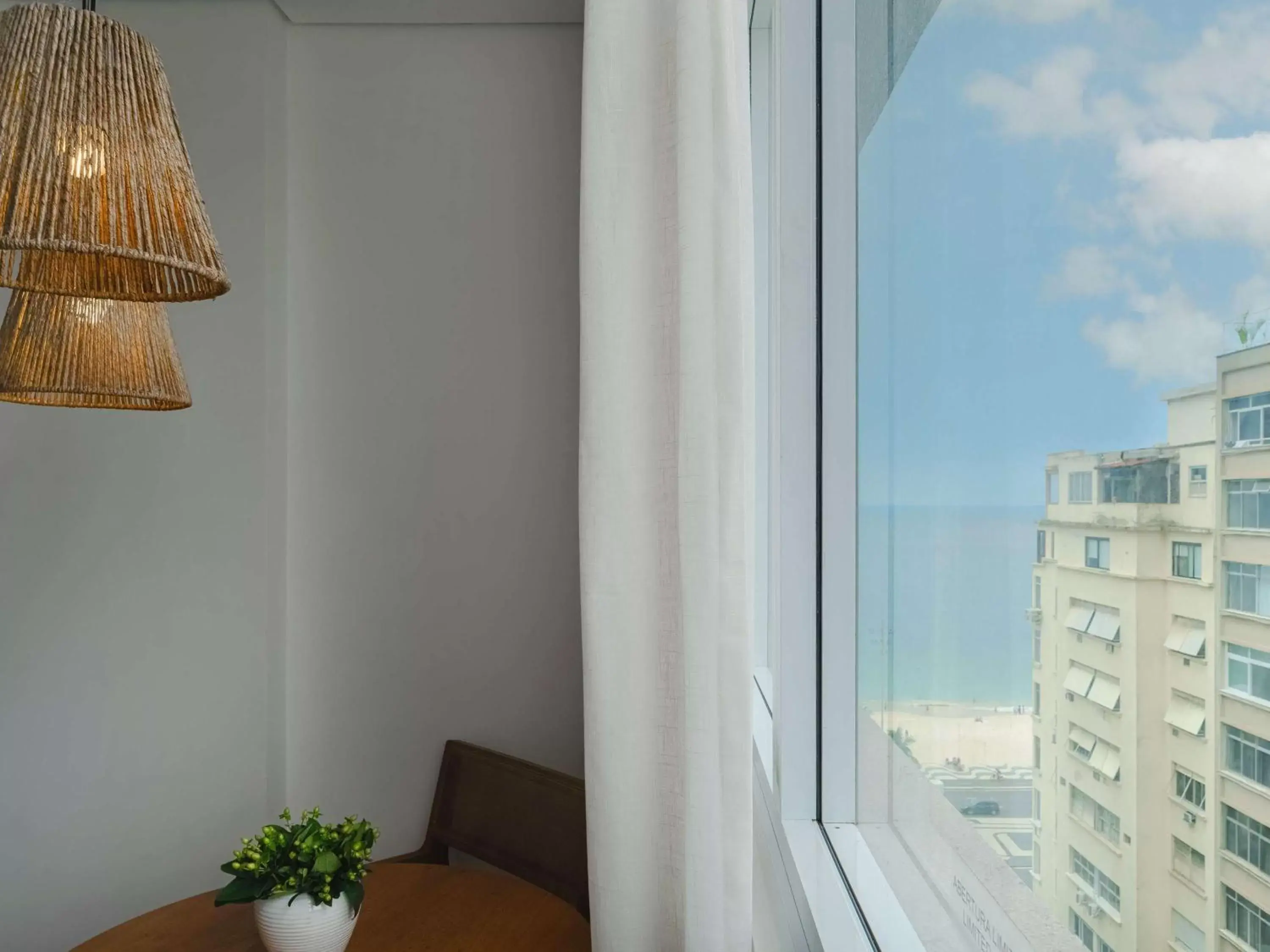 Bedroom in Grand Mercure Rio de Janeiro Copacabana