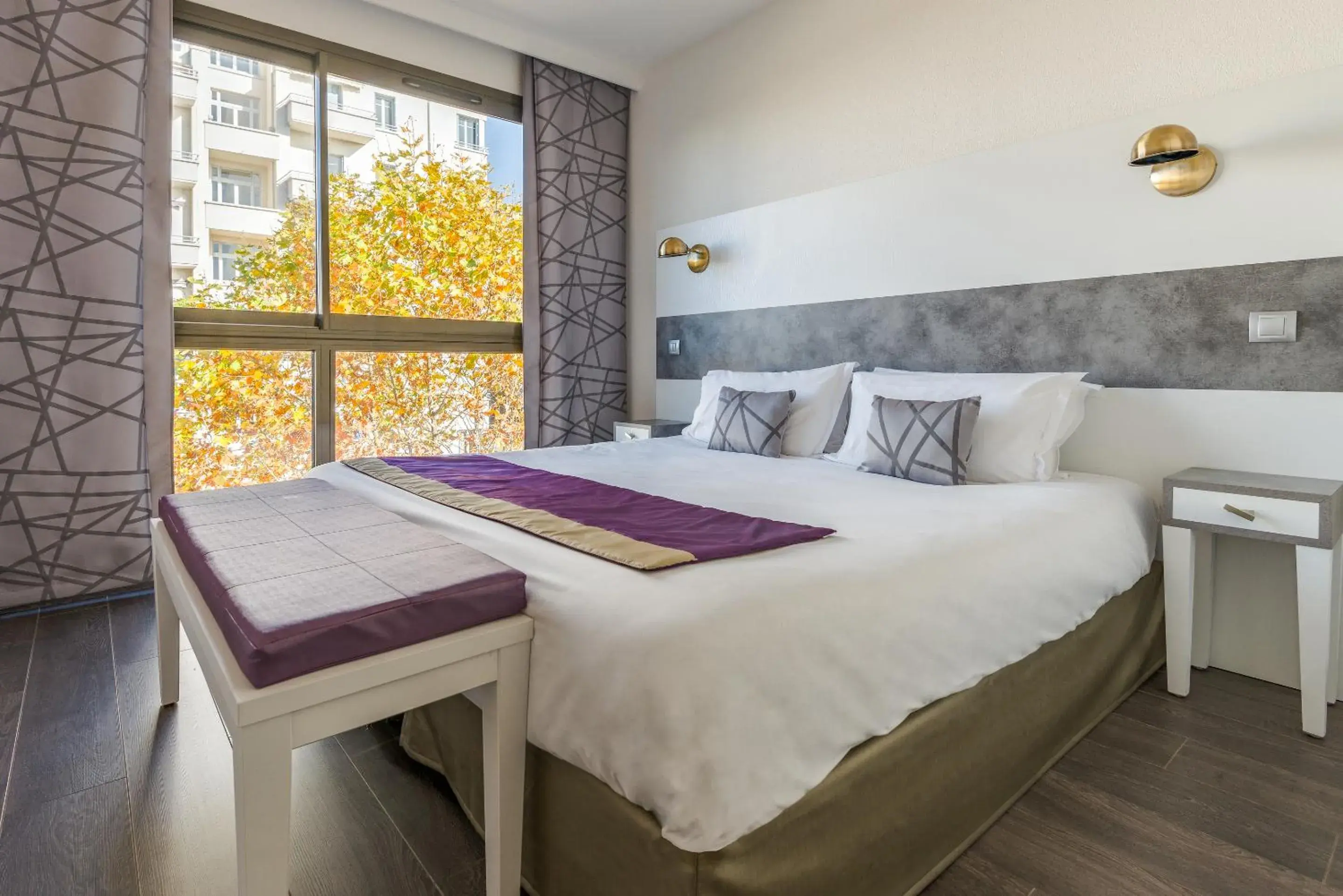 Bedroom, Bed in Lagrange Aparthotel Lyon LumiÃ¨re