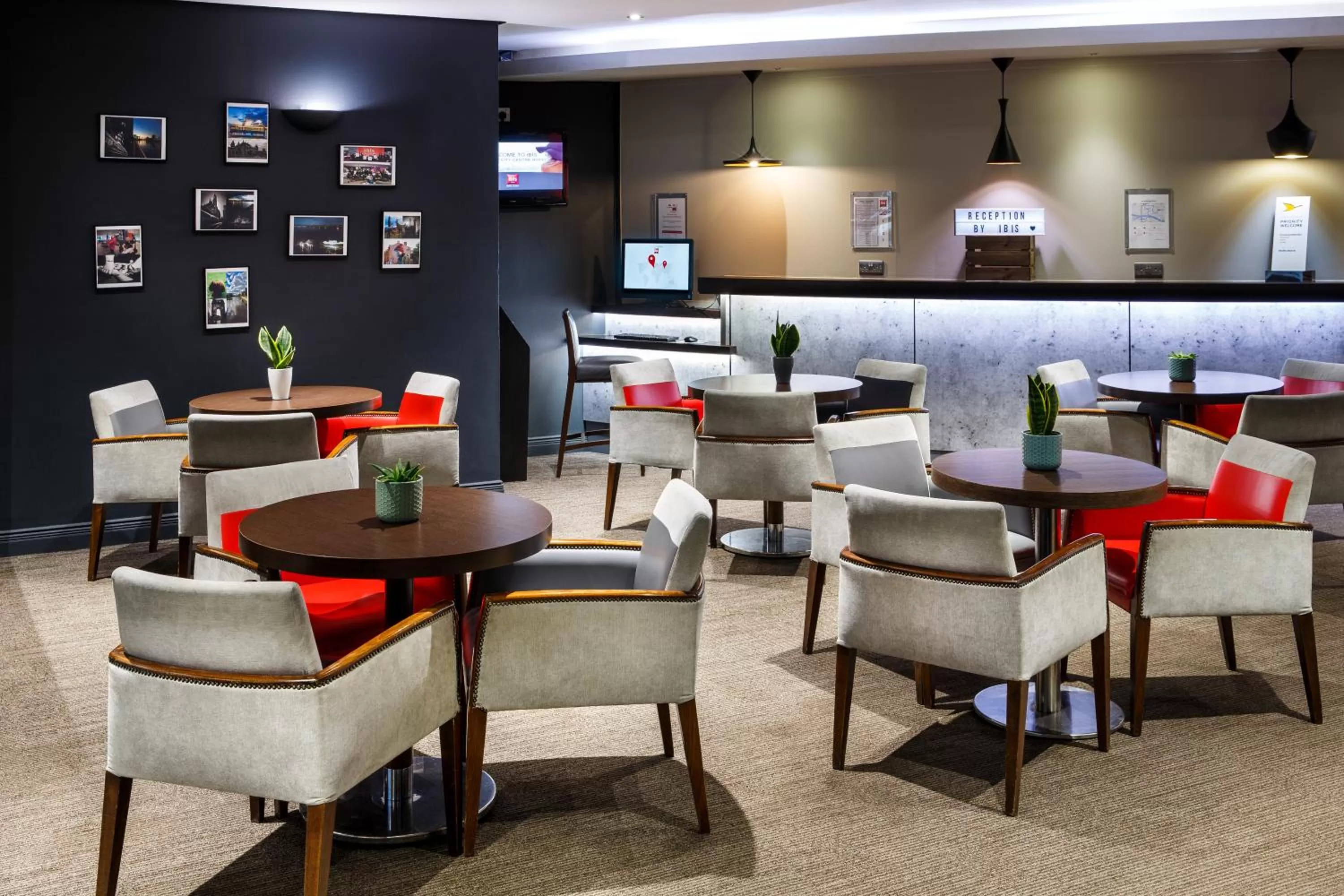 Staff in ibis Glasgow City Centre – Sauchiehall St