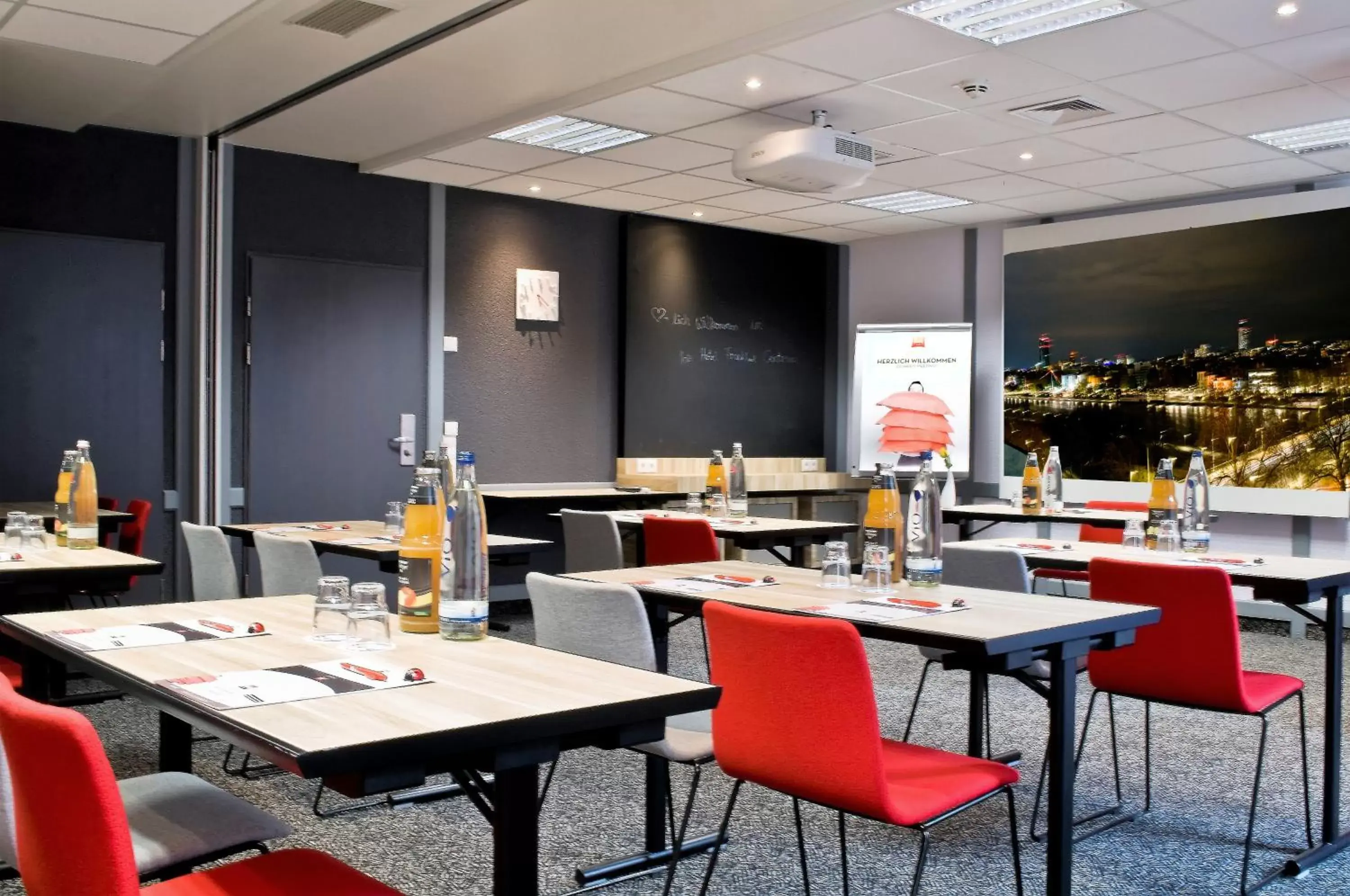 Business facilities, Restaurant/Places to Eat in ibis Frankfurt Centrum