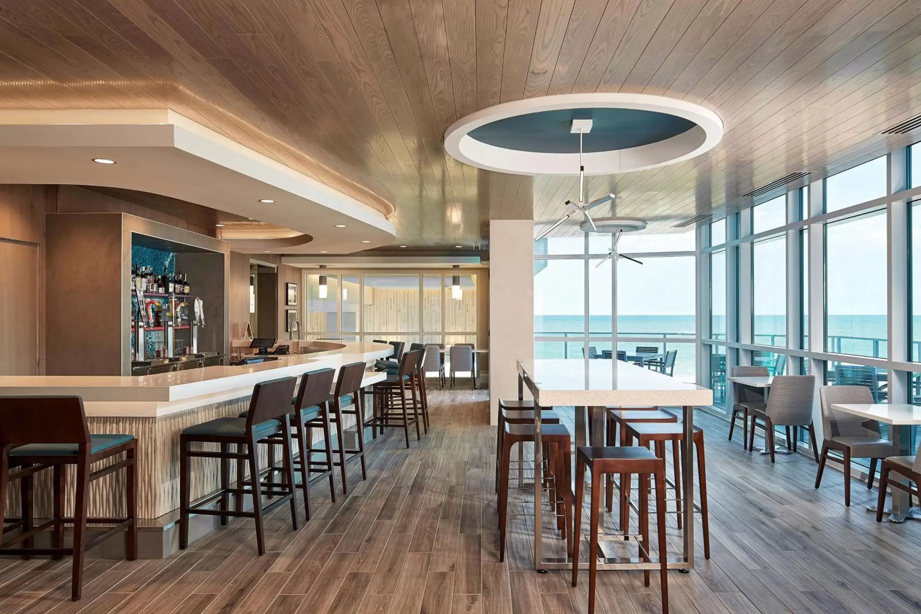 Lounge or bar, Restaurant/Places to Eat in Hilton Grand Vacations Club Ocean Enclave Myrtle Beach