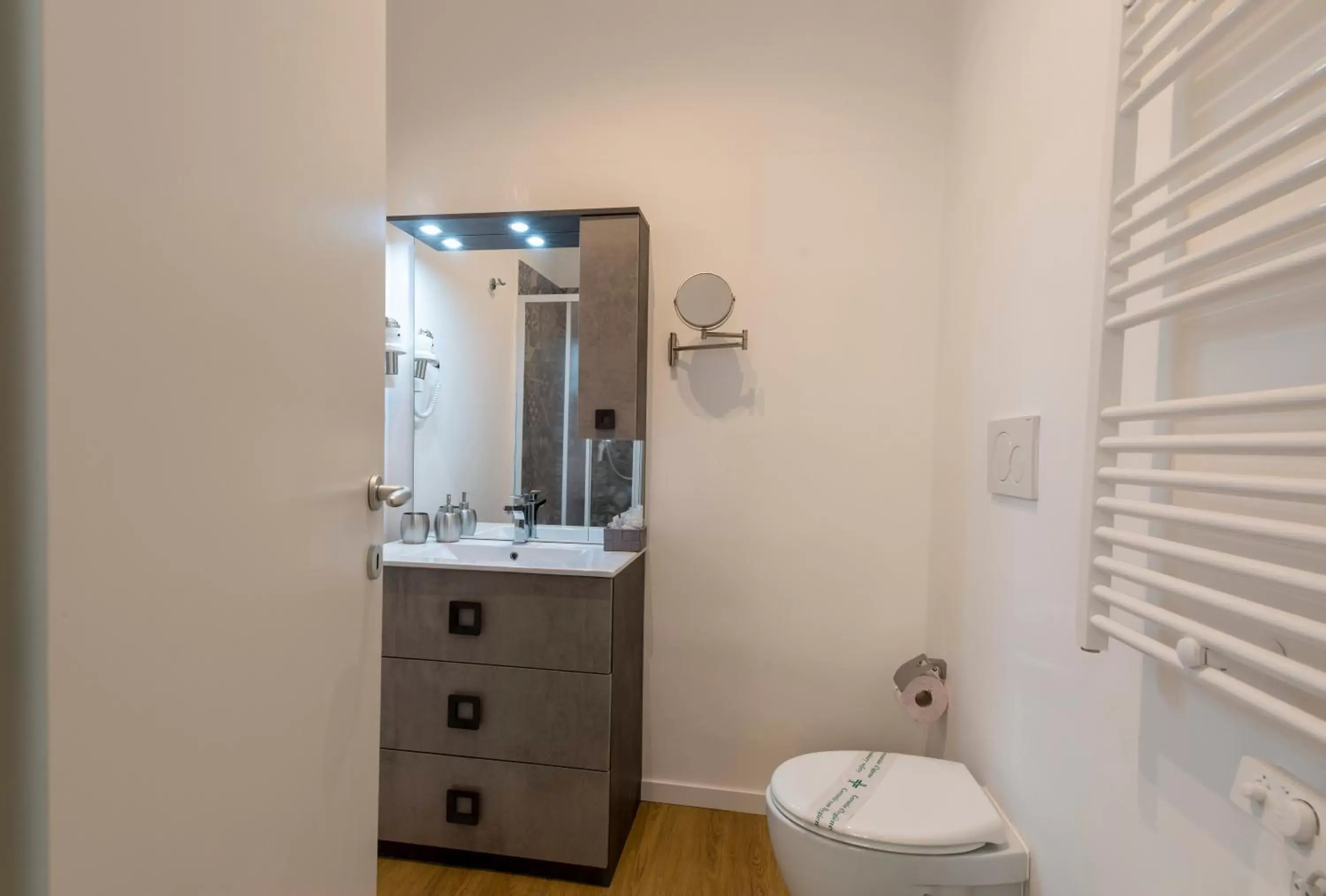 Toilet, Bathroom in B&B Ventisei Scalini A Trastevere