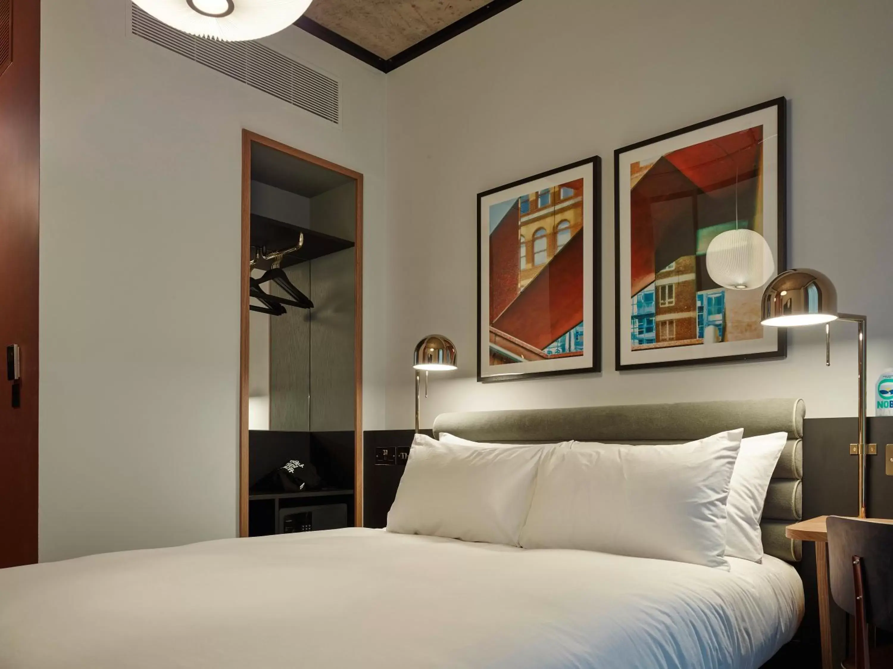 Bedroom, Bed in TRIBE London Canary Wharf