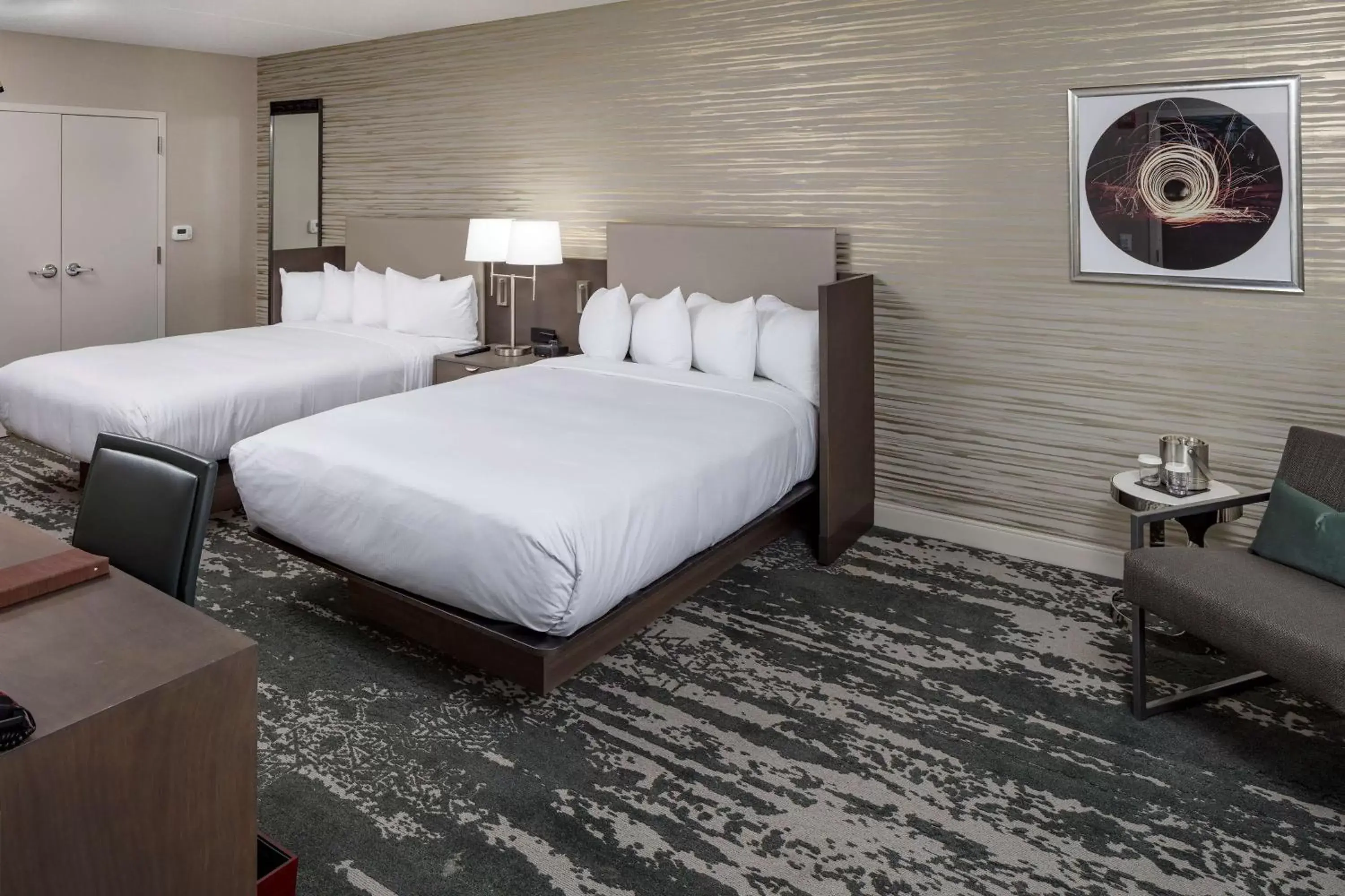 Bedroom, Bed in DoubleTree by Hilton Boston Logan Airport Chelsea