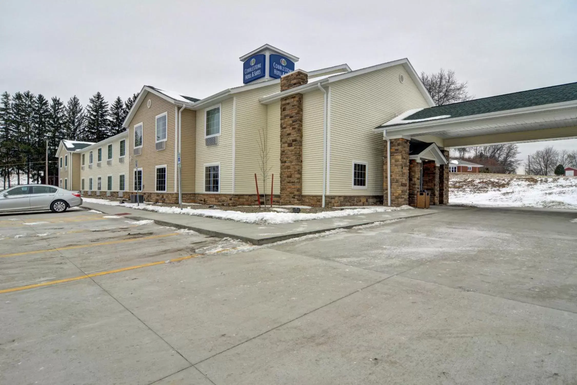 Facade/entrance, Property Building in Cobblestone Hotel & Suites - Punxsutawney