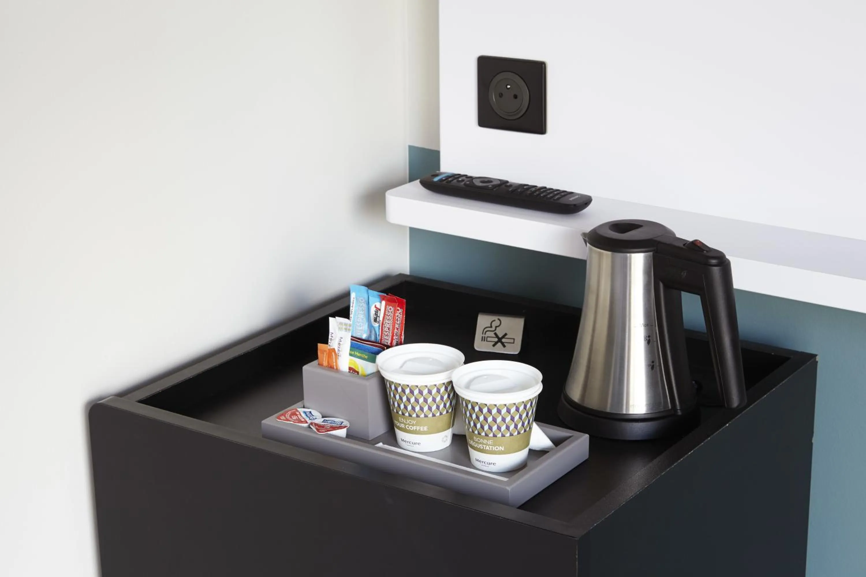 Coffee/tea facilities in Mercure Paris Bastille Saint Antoine