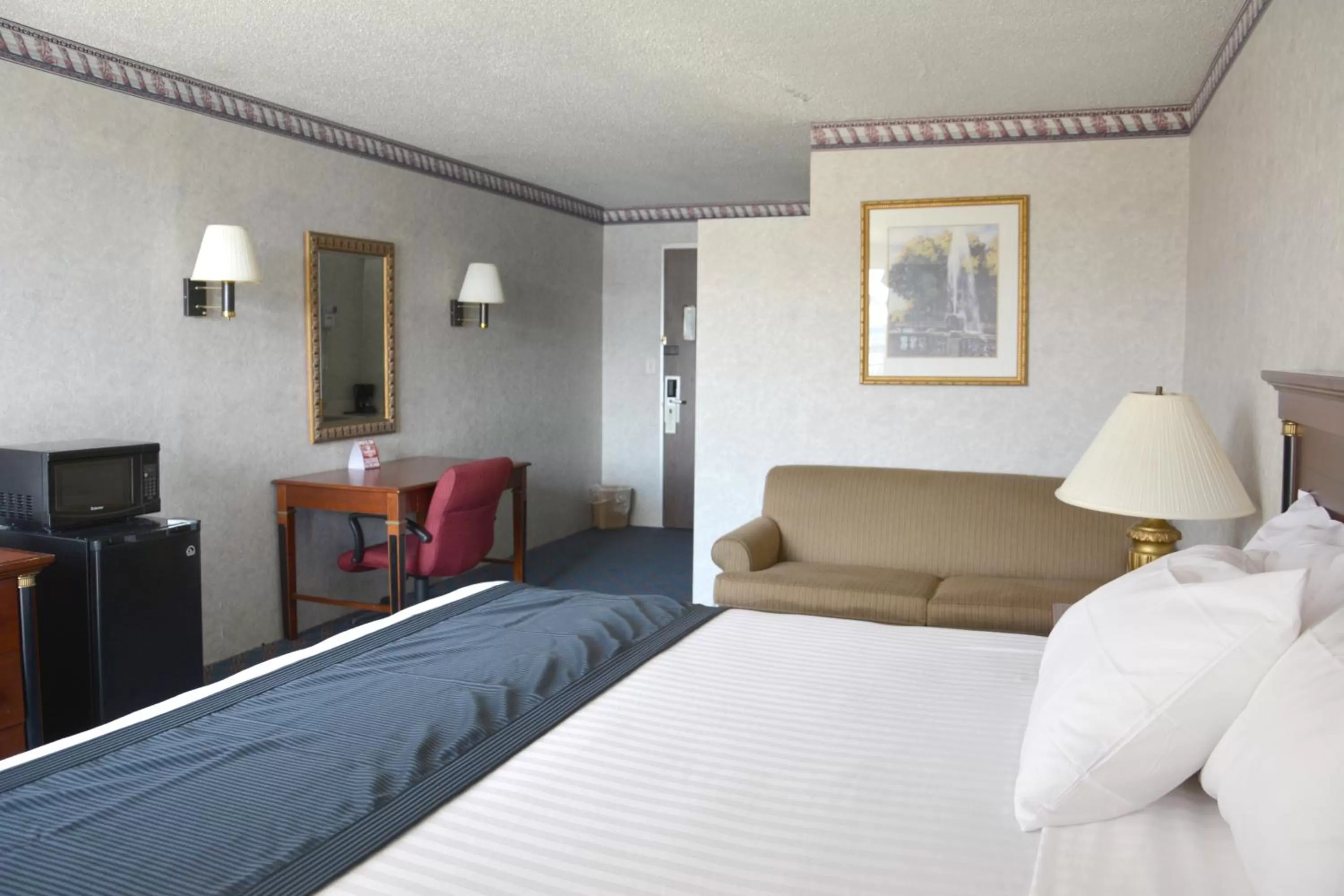 Bed in Travelodge by Wyndham Milwaukee