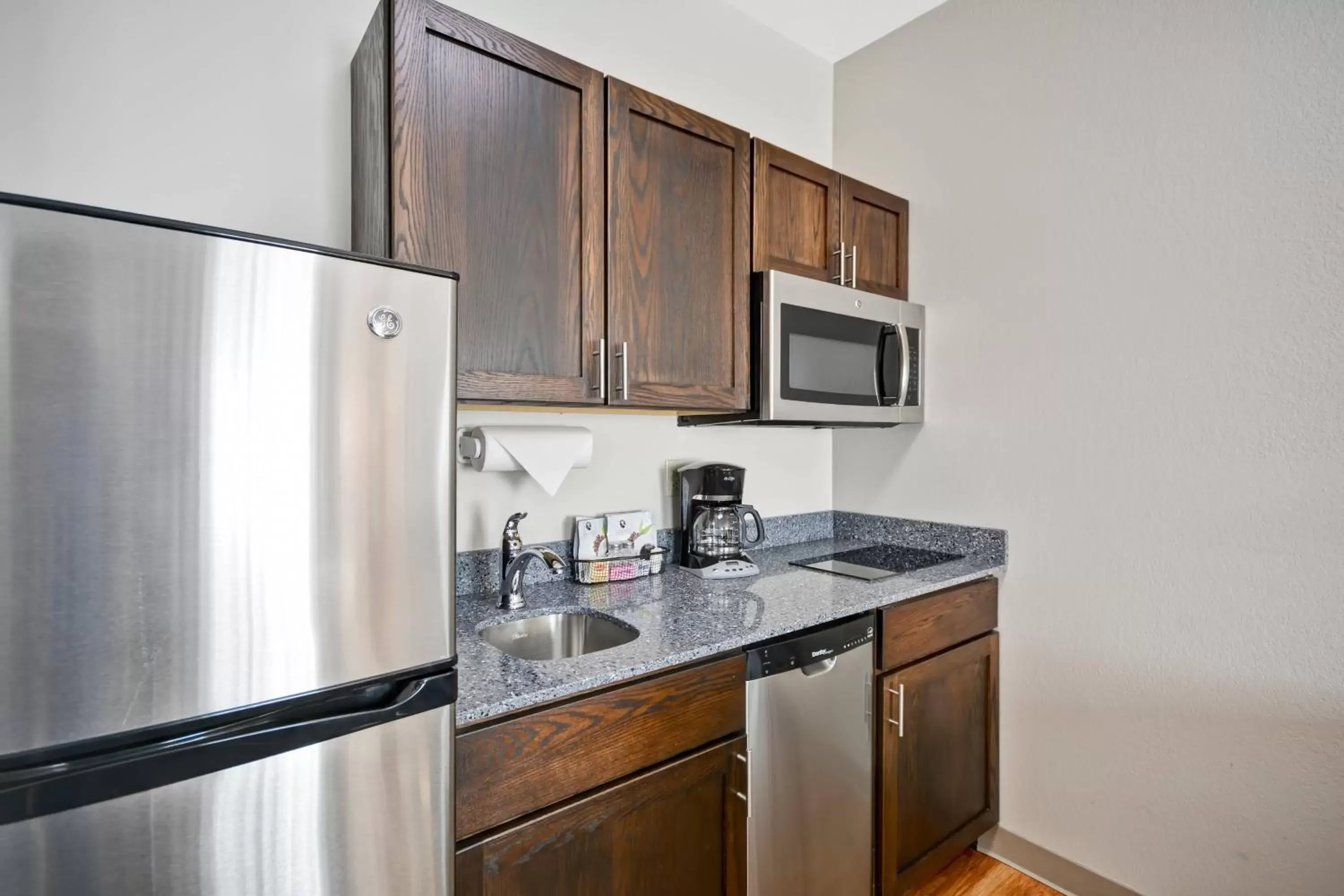 Kitchen or kitchenette, Kitchen/Kitchenette in TownePlace Suites Sioux Falls