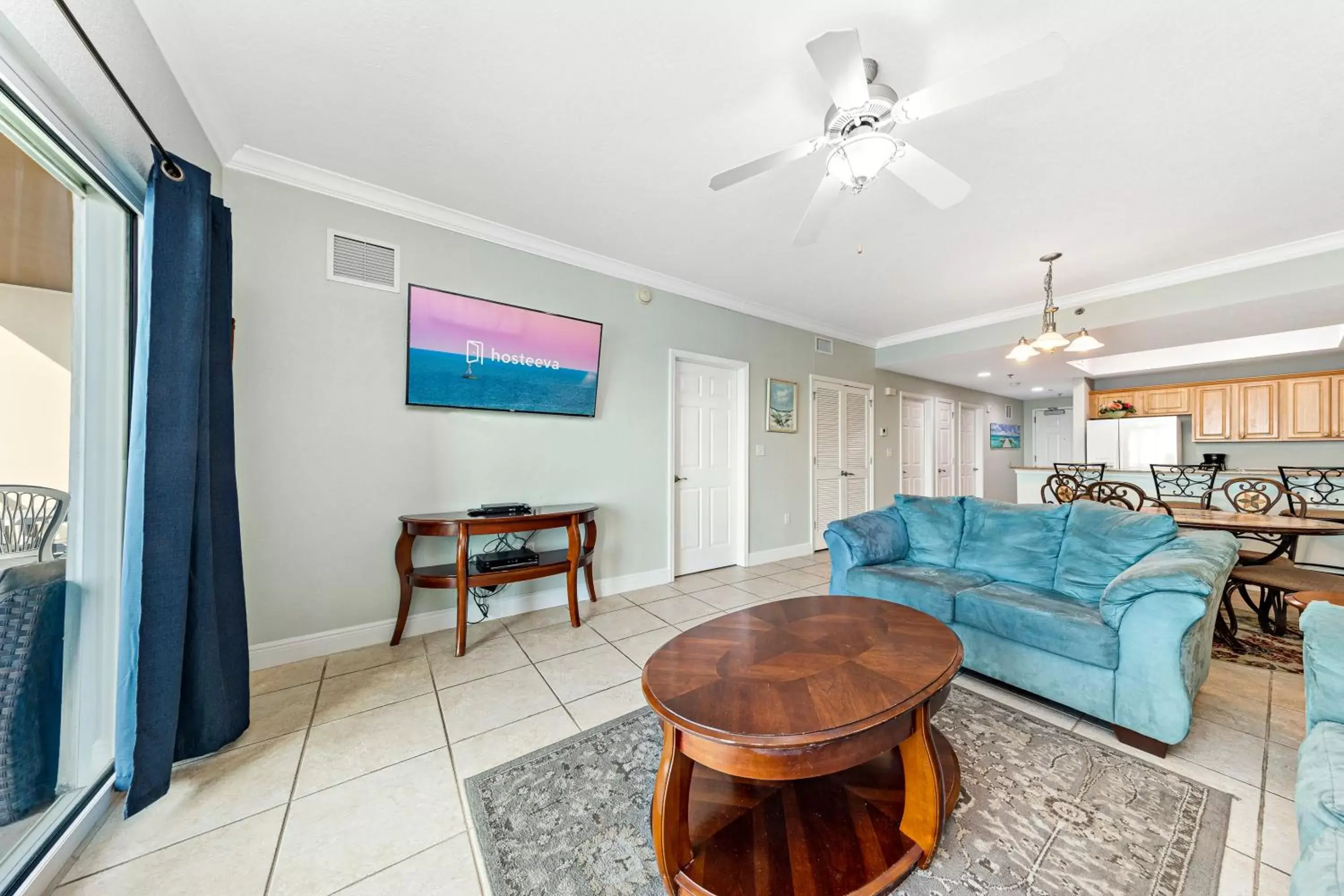 Living room, Seating Area in Crystal Shores West 202