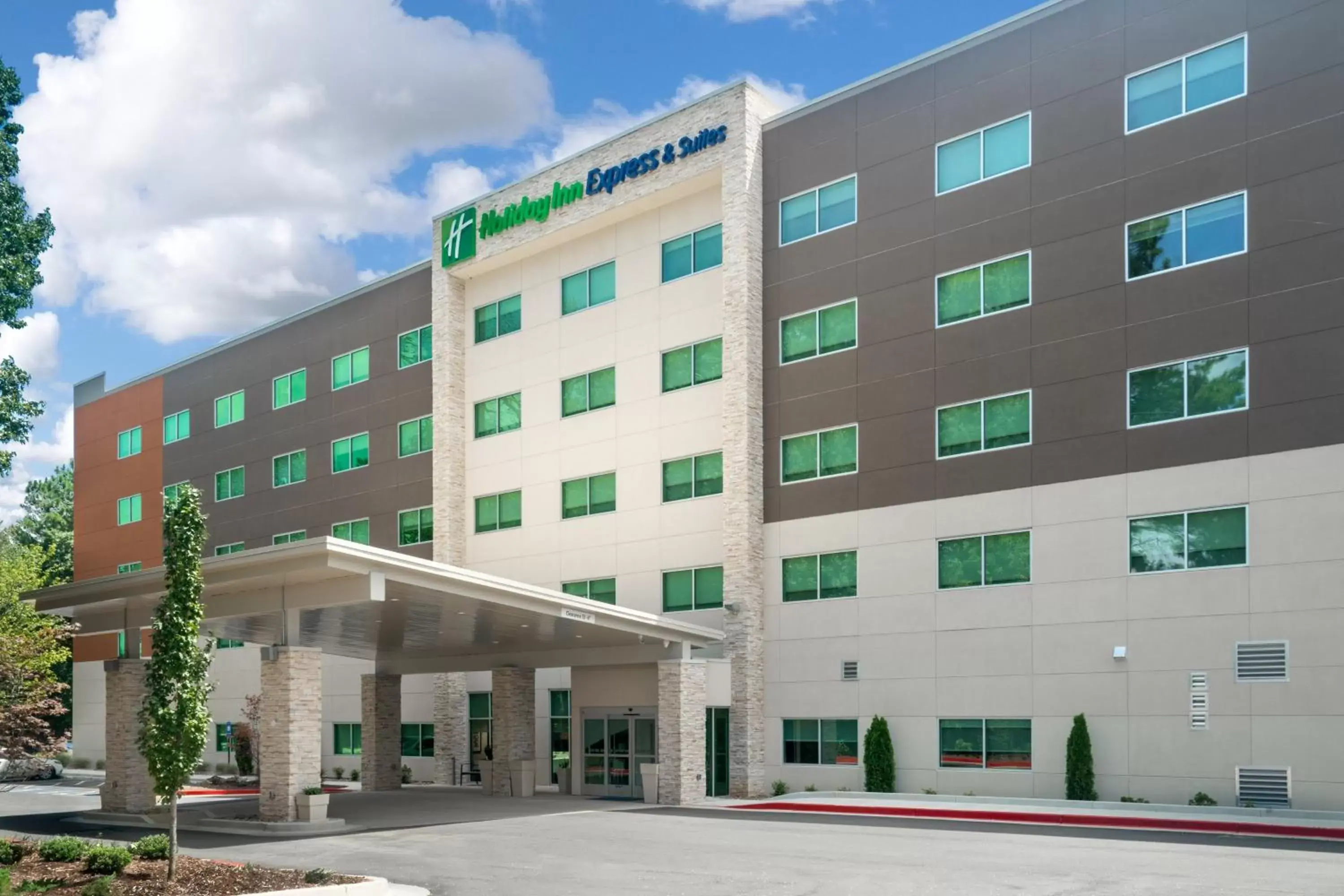 Property Building in Holiday Inn Express & Suites Atlanta Airport NE - Hapeville, an IHG Hotel