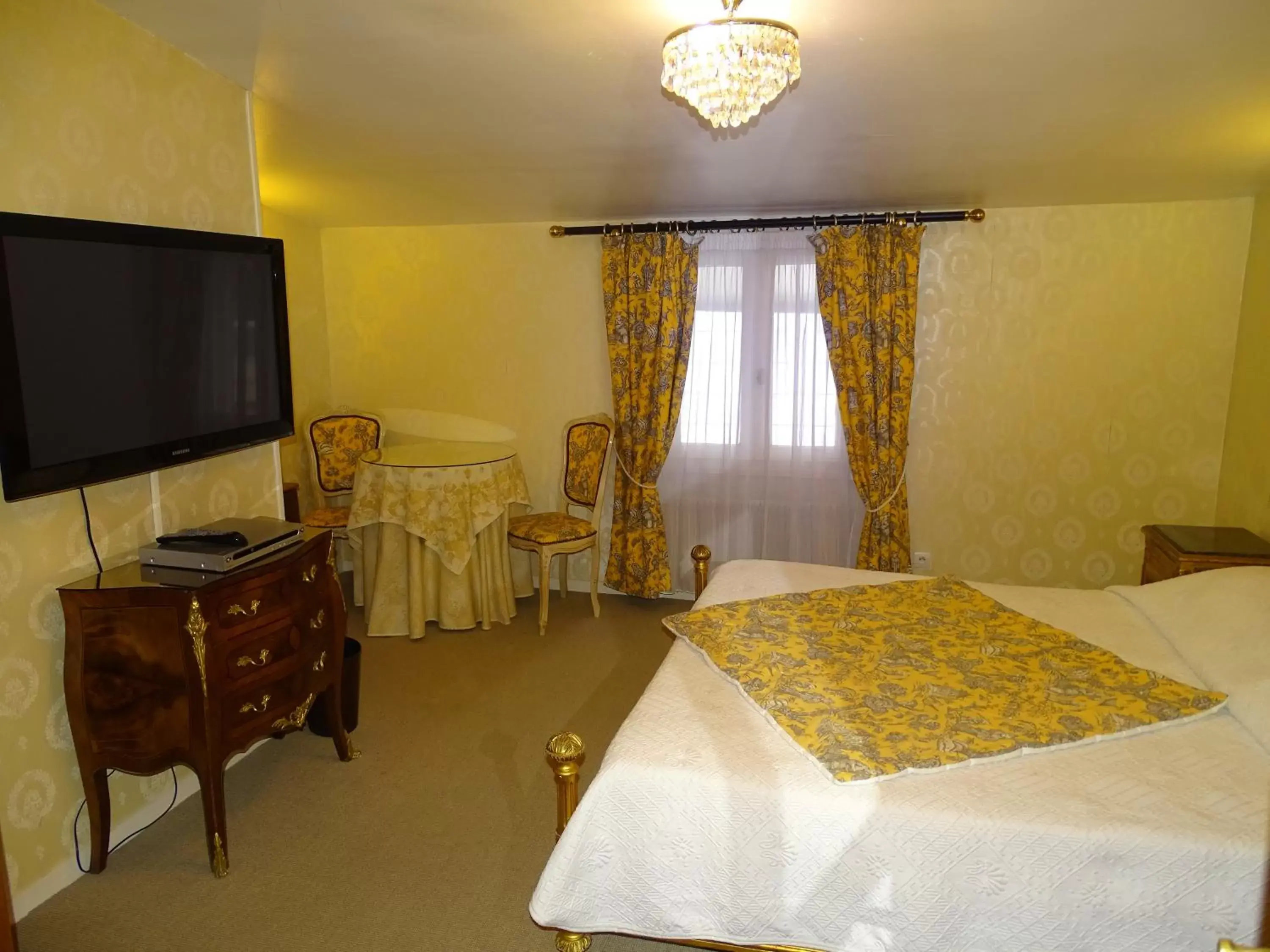 Bedroom, Bed in Hotel Dandy Rouen centre