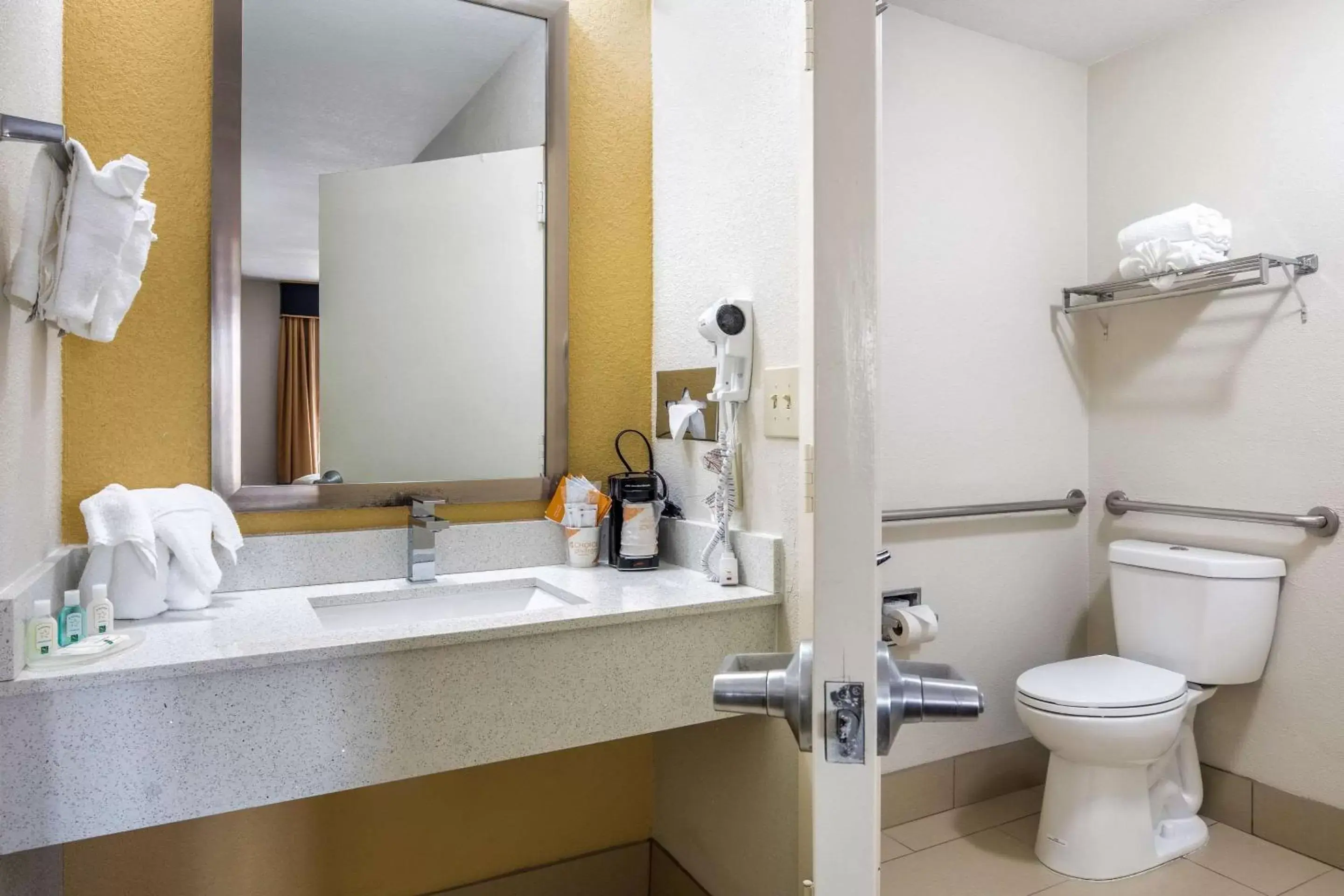 Bathroom in Quality Inn West Fort Worth