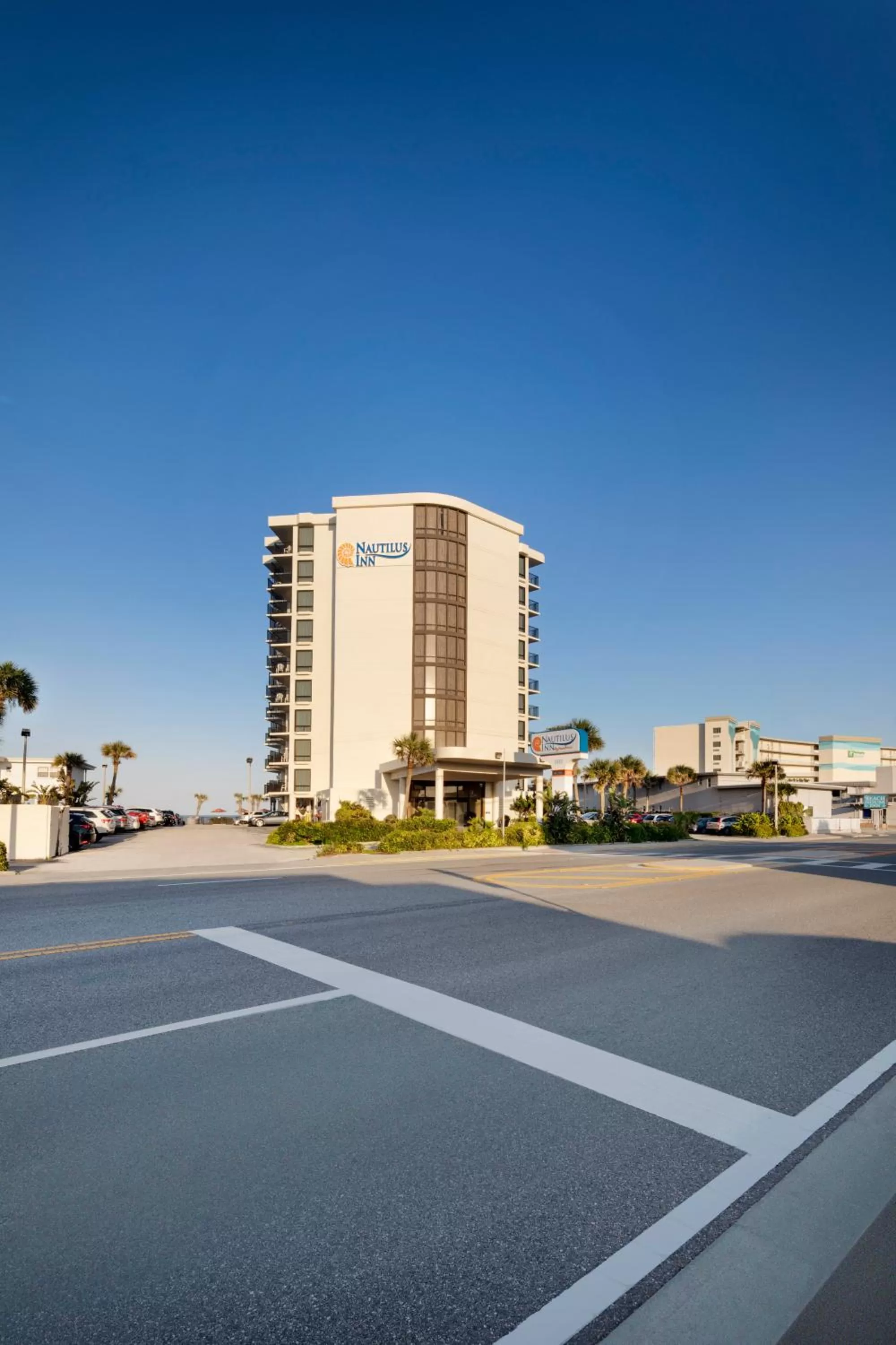 Property building in Nautilus Inn - Daytona Beach
