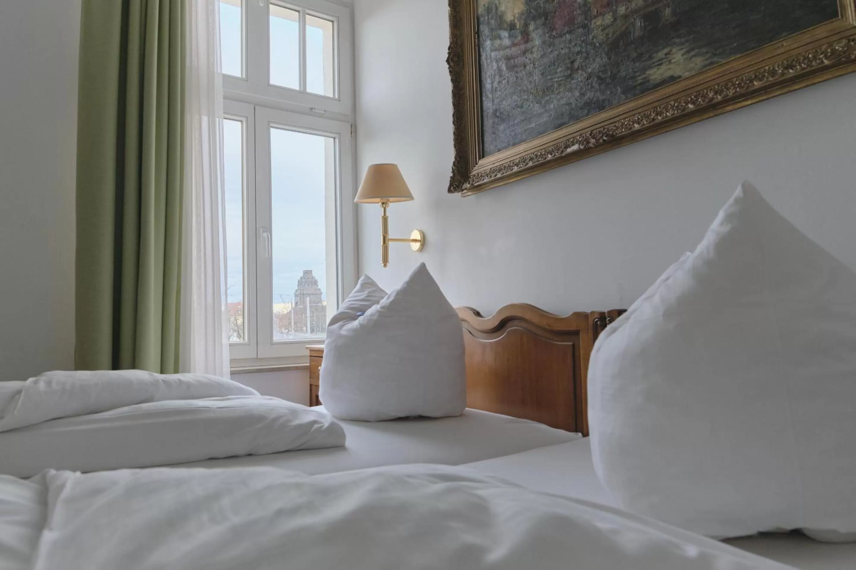 Photo of the whole room, Bed in Jahrhunderthotel Leipzig