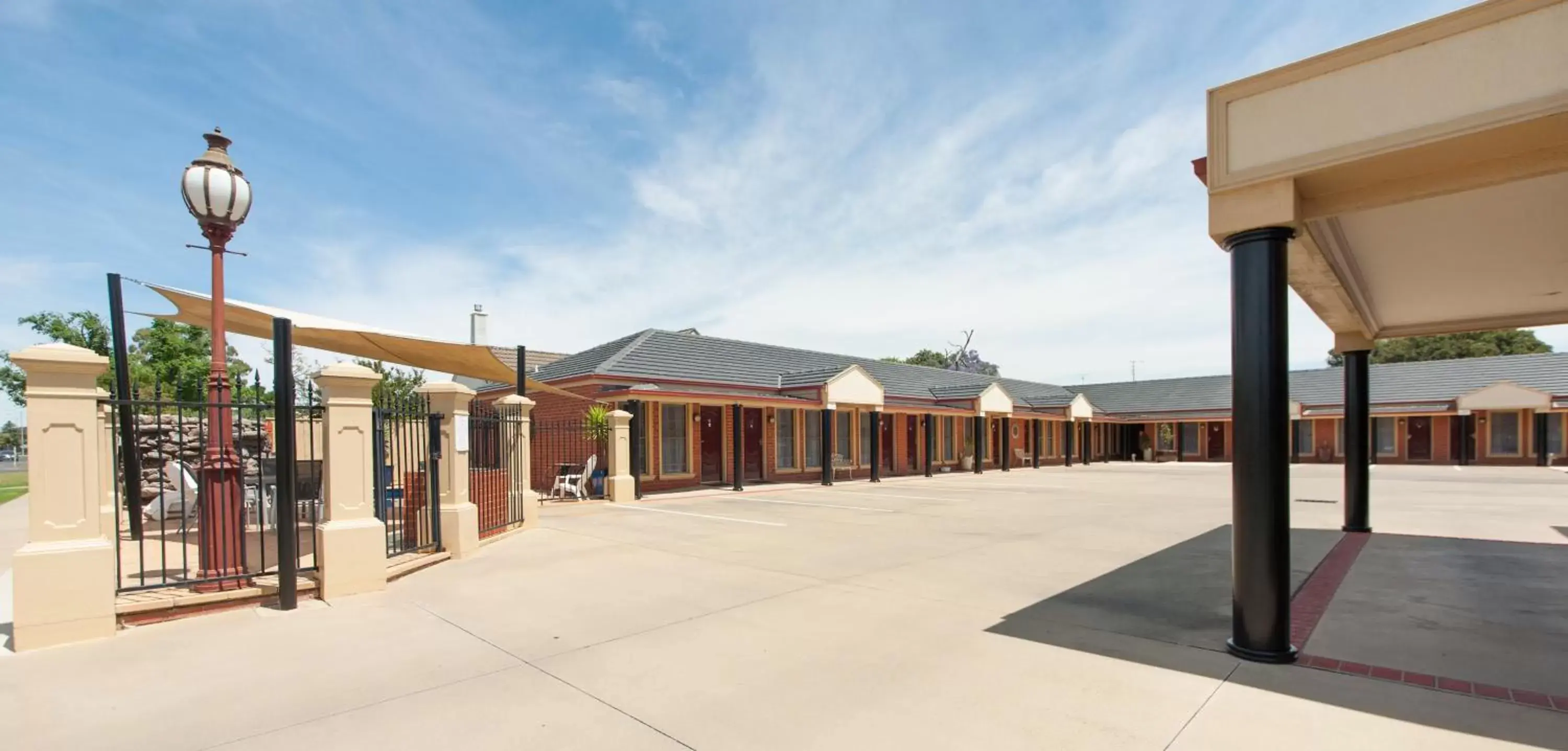 Property building, Patio/Outdoor Area in Georgian Motor Lodge