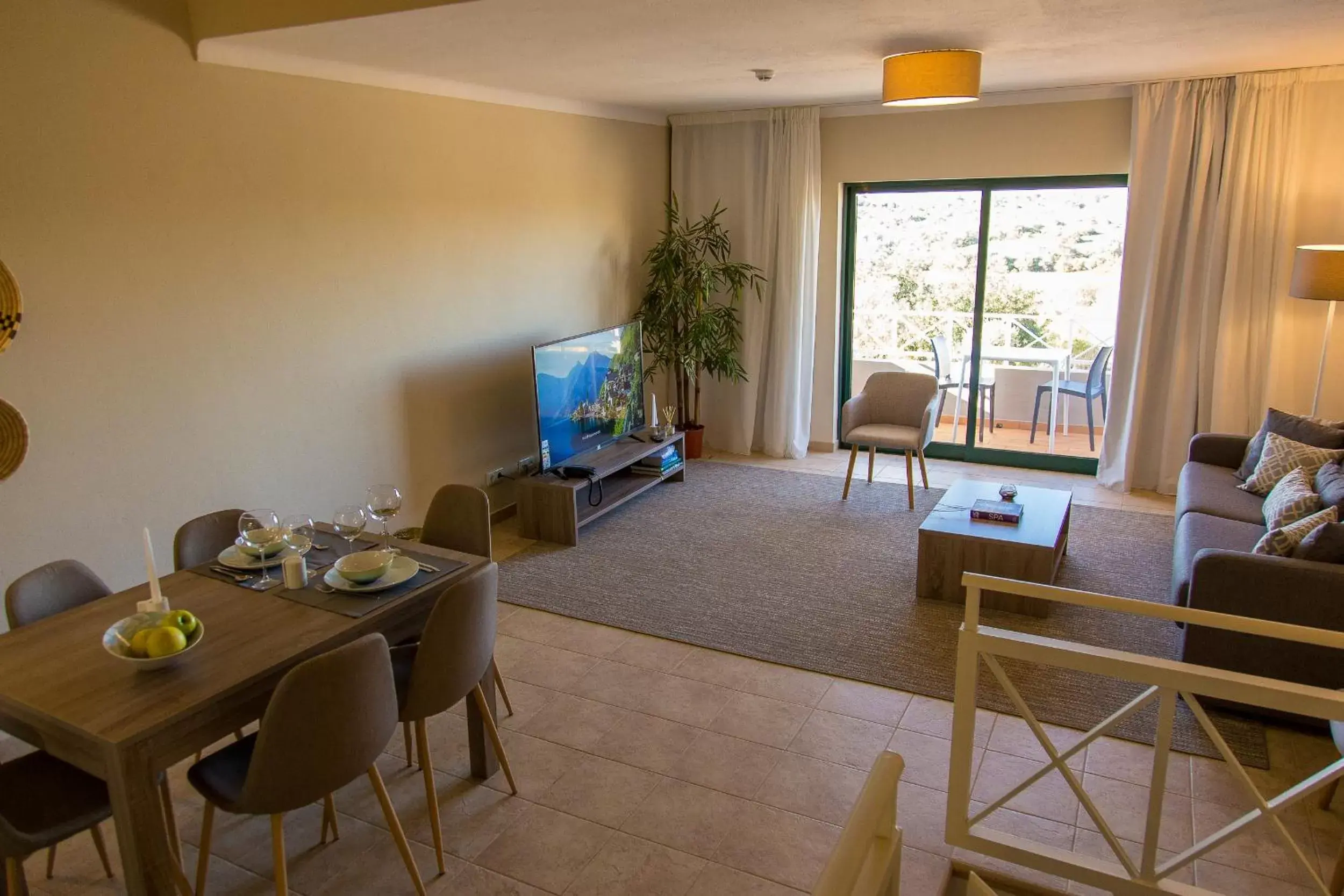 Dining Area in Pestana Gramacho Residences