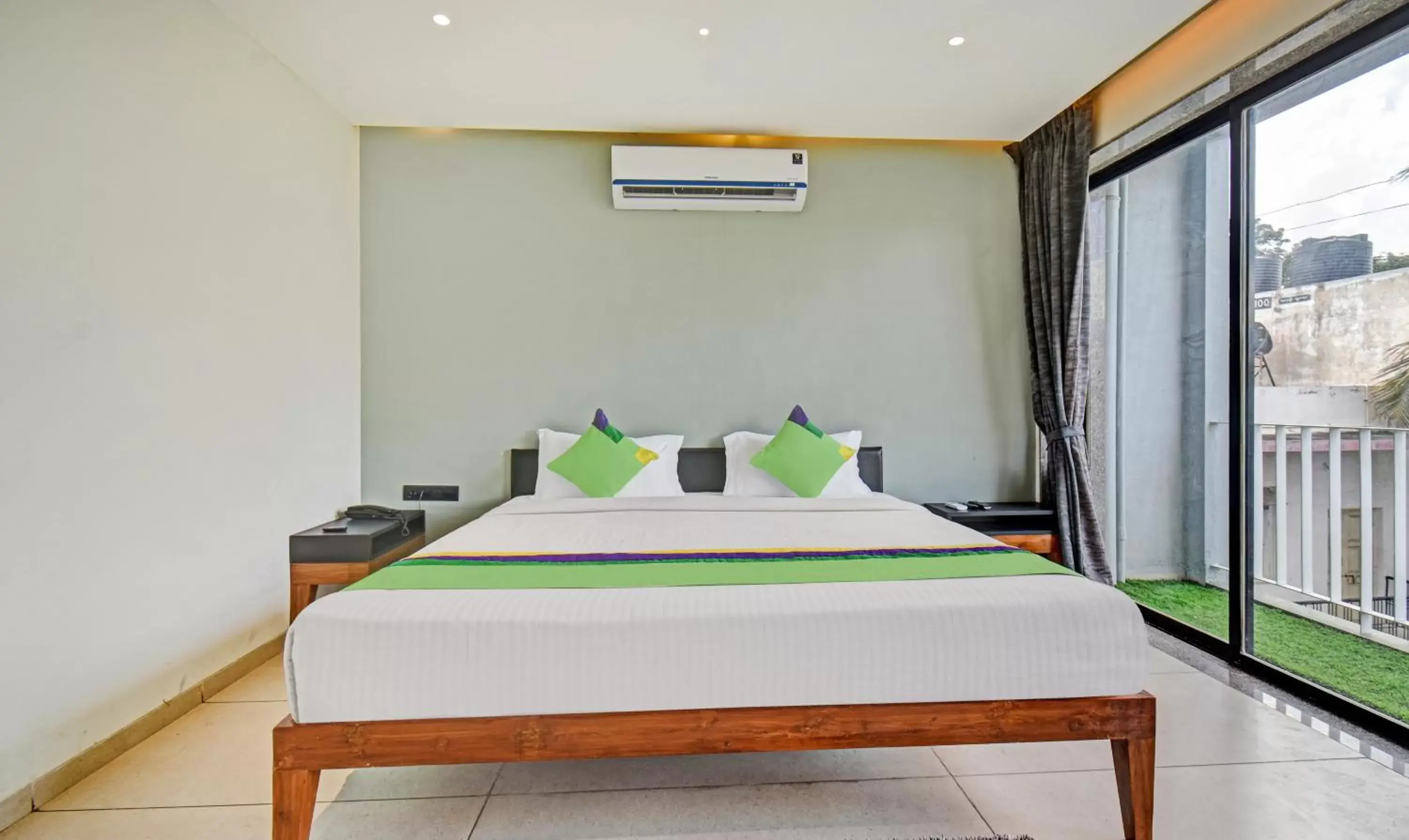 Bedroom, Bed in Treebo Aroma Executive Bedroom, Bed in Treebo Aroma Executive