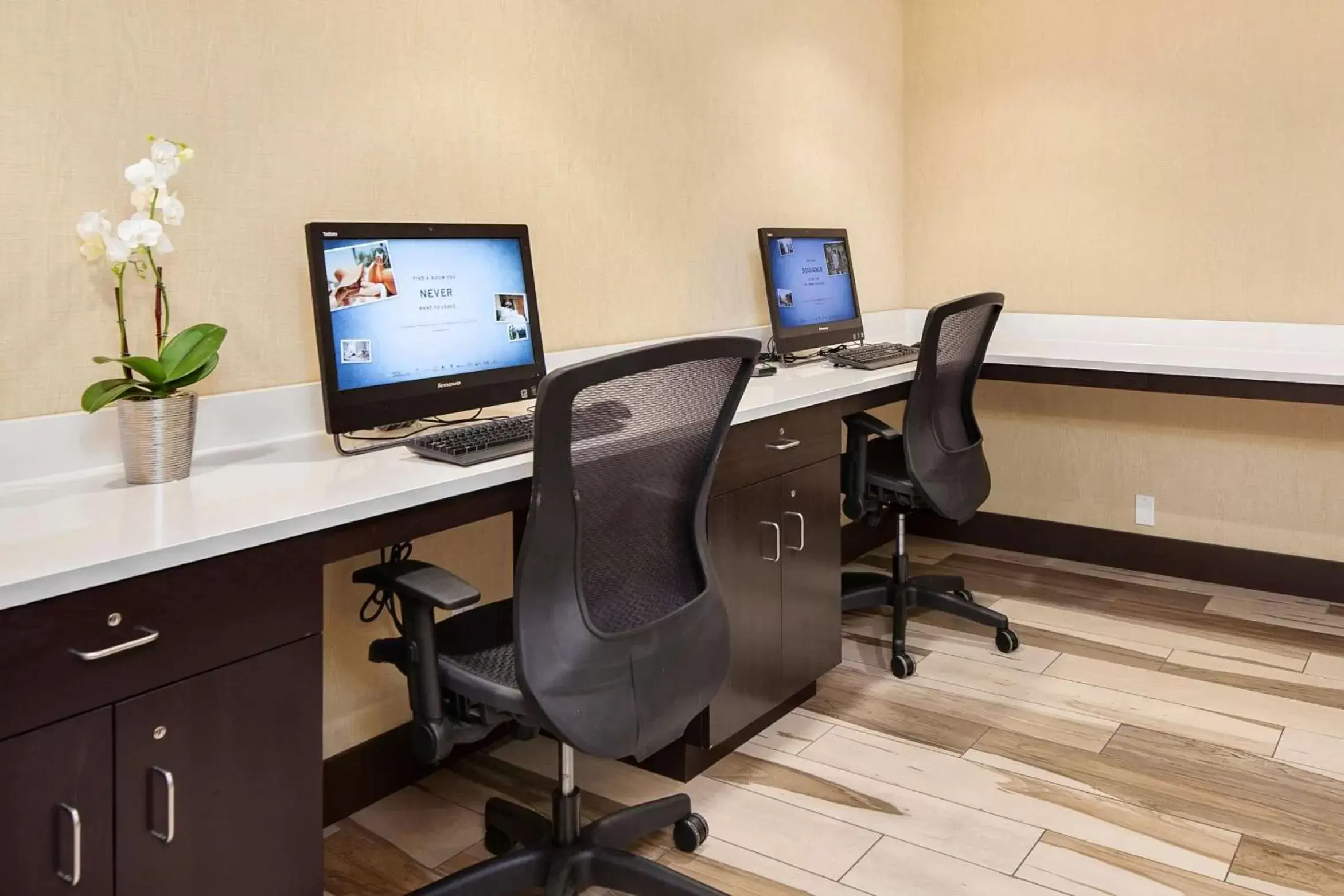 Business facilities, Business Area/Conference Room in Hampton Inn & Suites Seattle North/Lynnwood