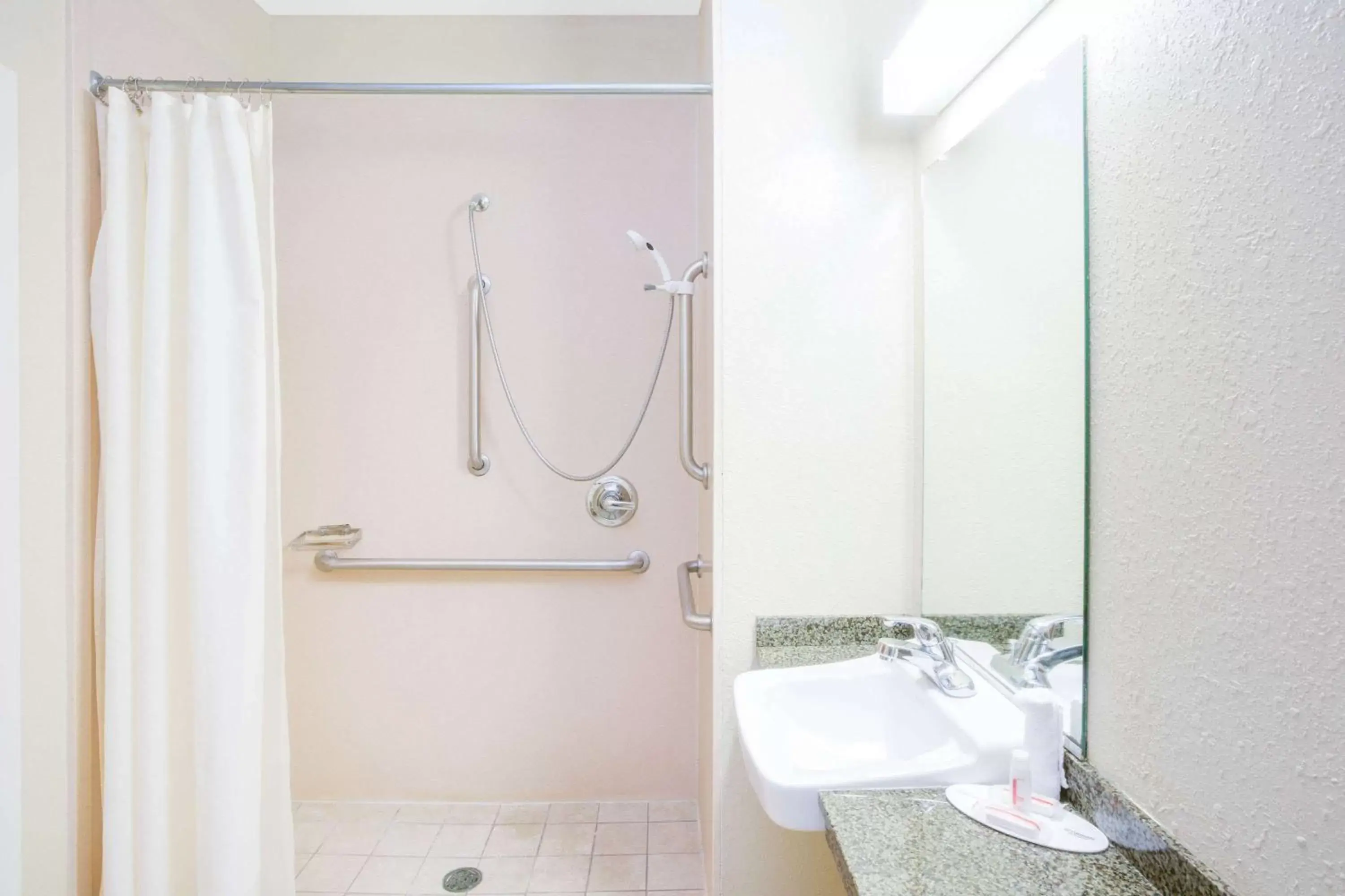 Shower, Bathroom in Microtel Inn & Suites by Wyndham Saraland