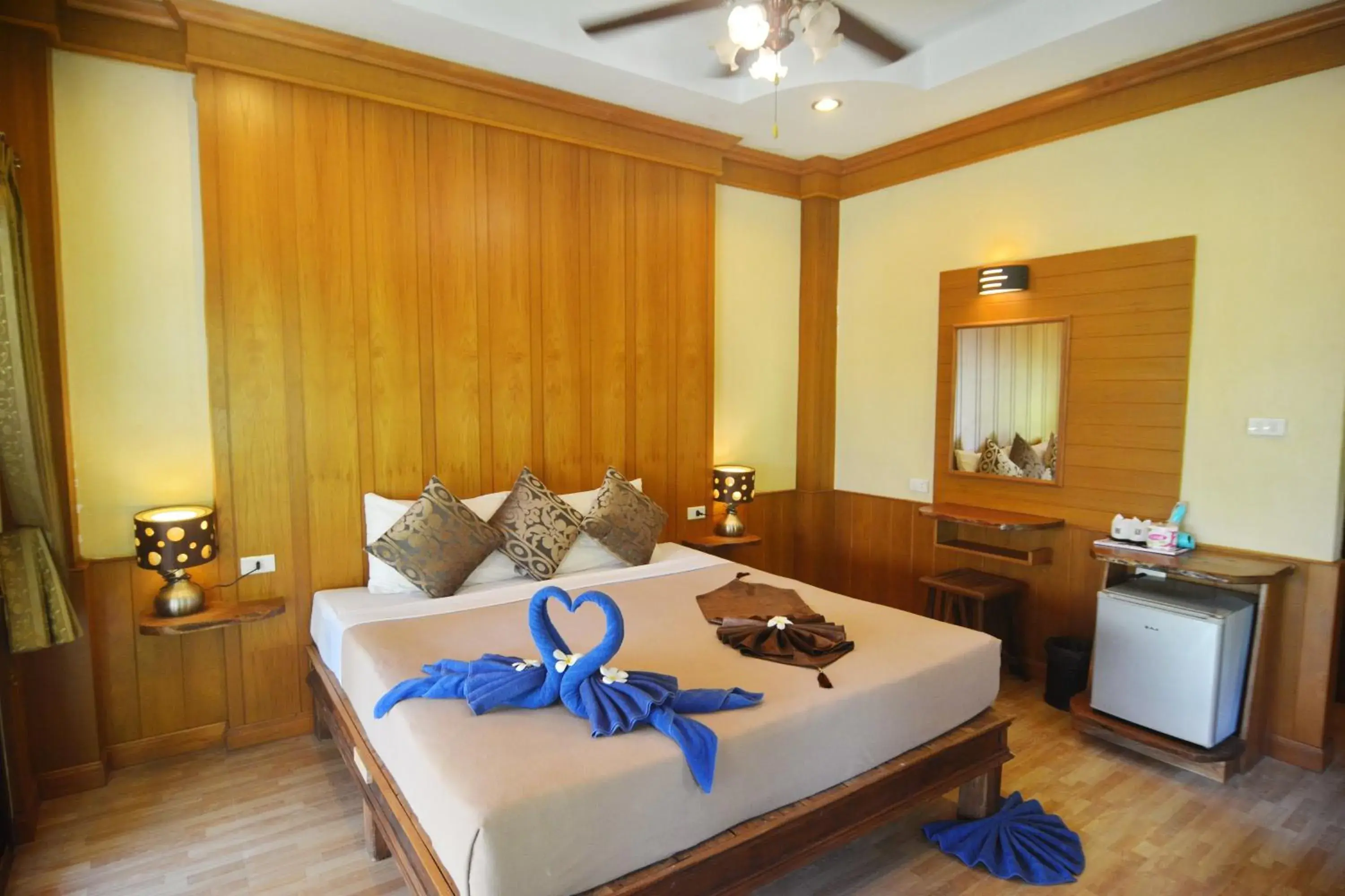 Photo of the whole room, Bed in Kantiang Bay View Resort