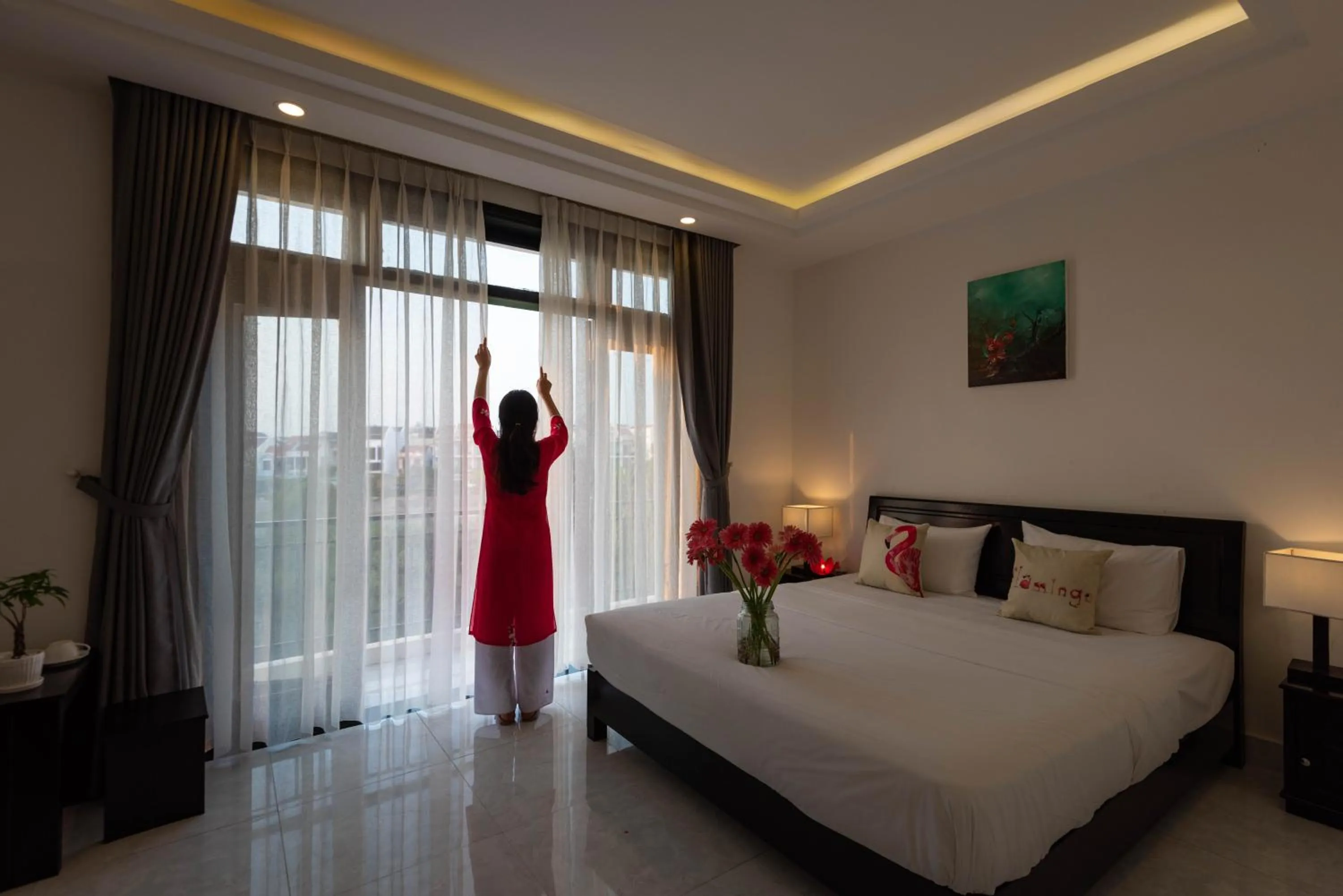 Bed in Flamingo Villa Homestay - Big Rooms with Balcony - Close to Hoi An Old Town 200m & Temple Bridge - Large Outside Pool for Sun Bathing