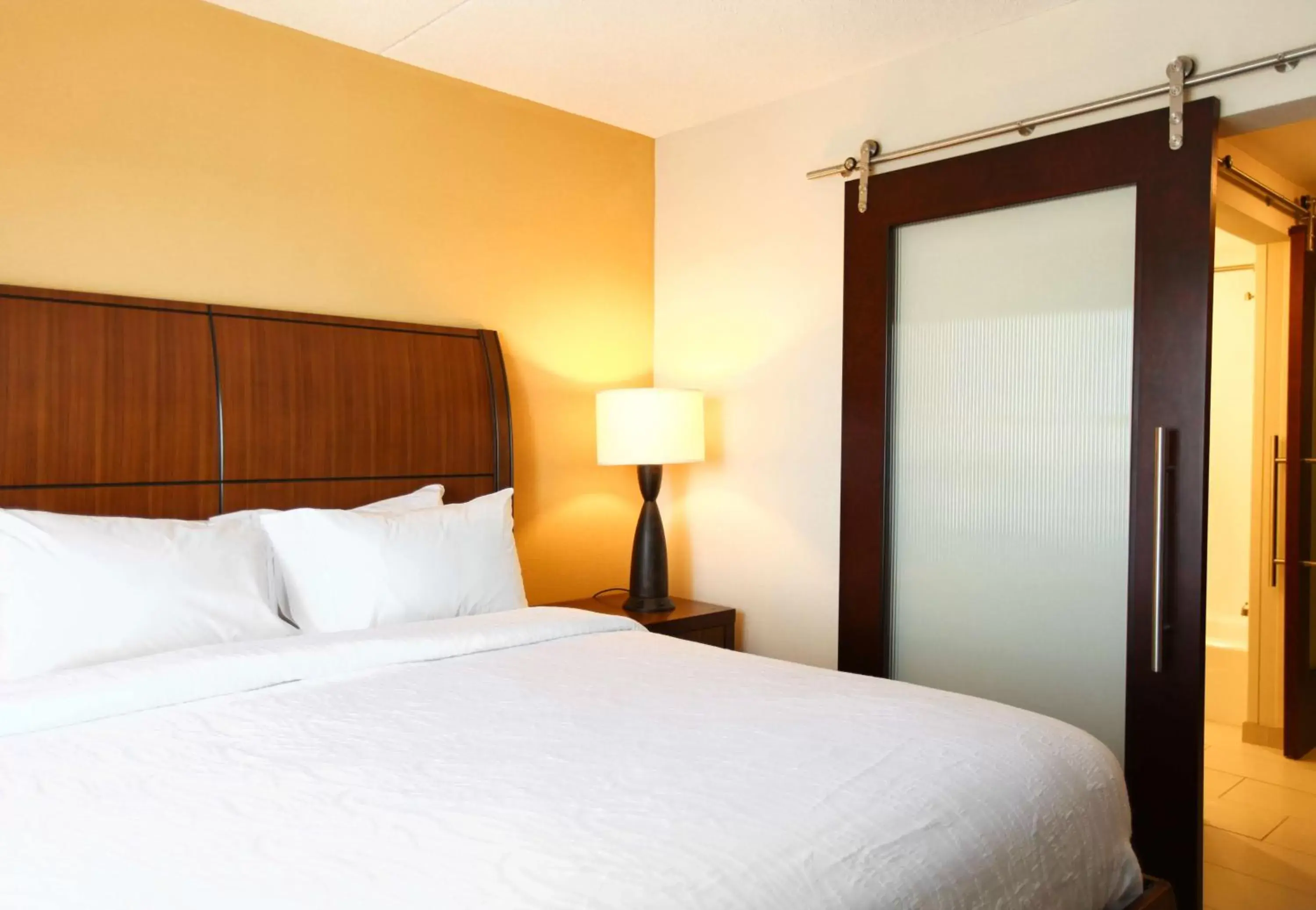 Bed in Hilton Garden Inn Olathe Bed in Hilton Garden Inn Olathe