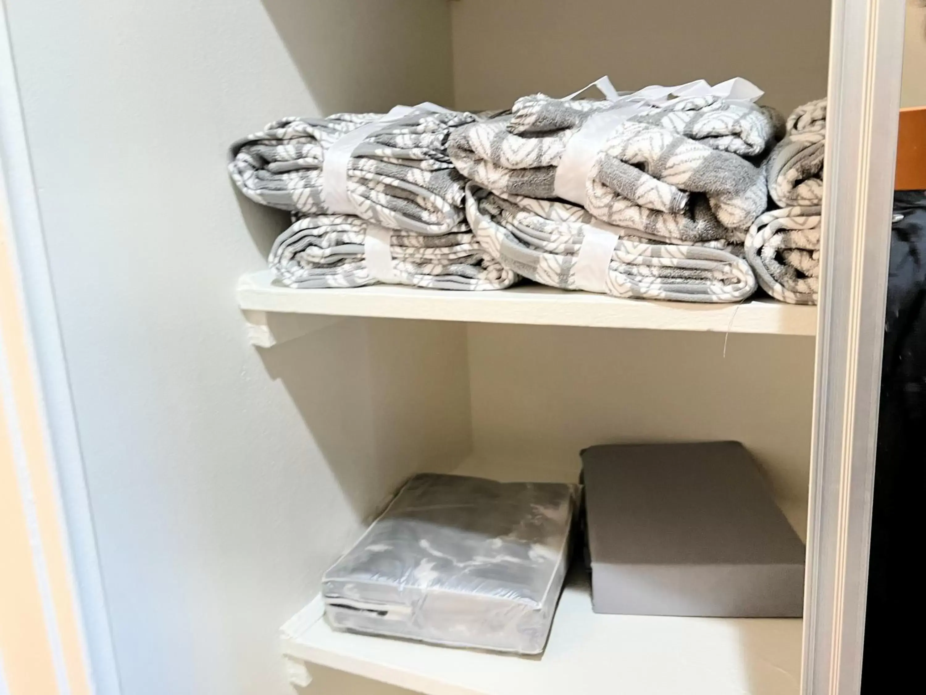 towels in Executive Santa Monica Suites