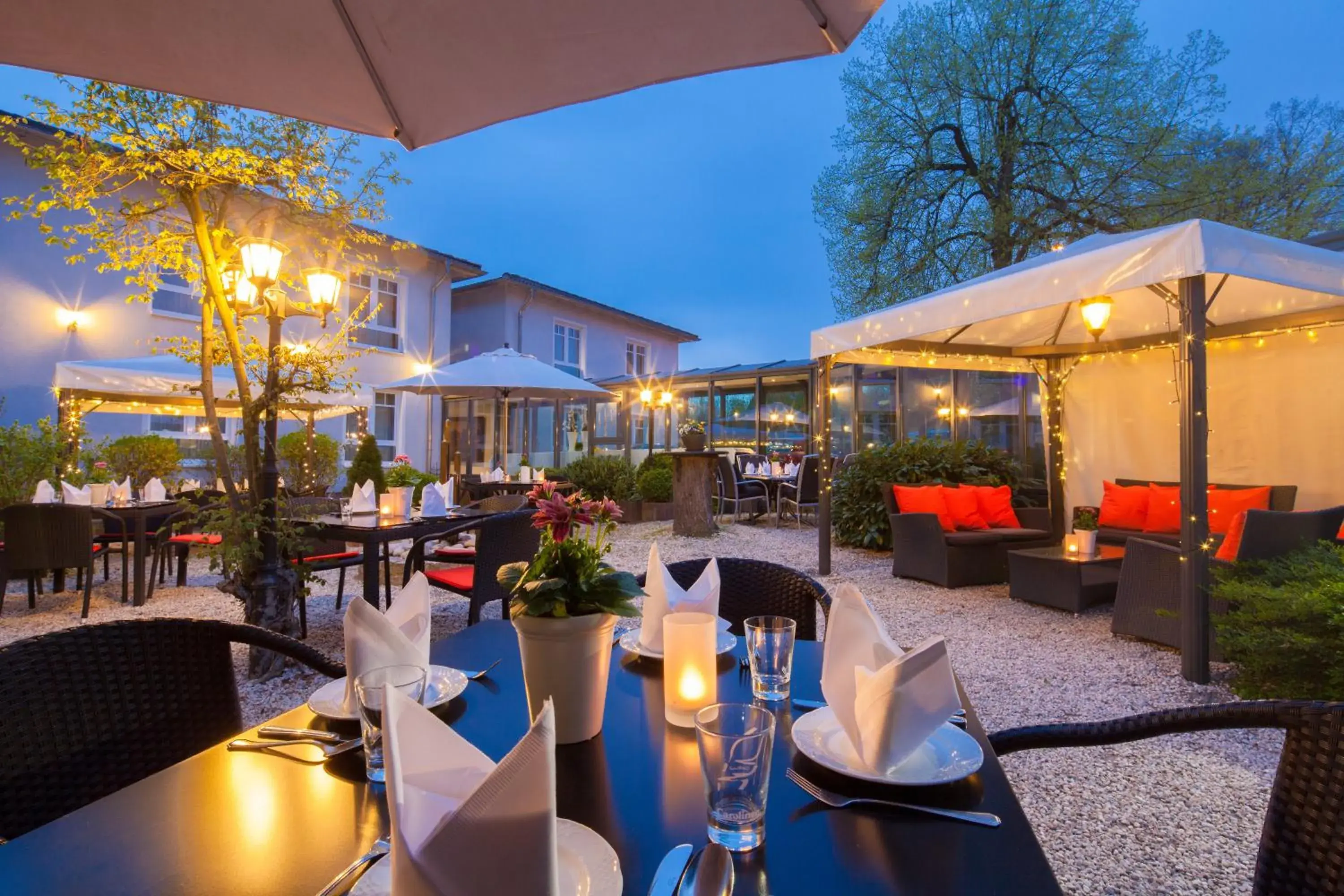 Balcony/Terrace, Restaurant/Places to Eat in Parkhotel Bielefeld