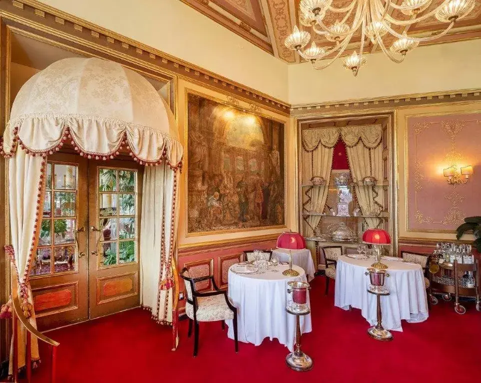 Restaurant/places to eat in Hotel Regina Palace Restaurant/places to eat in Hotel Regina Palace