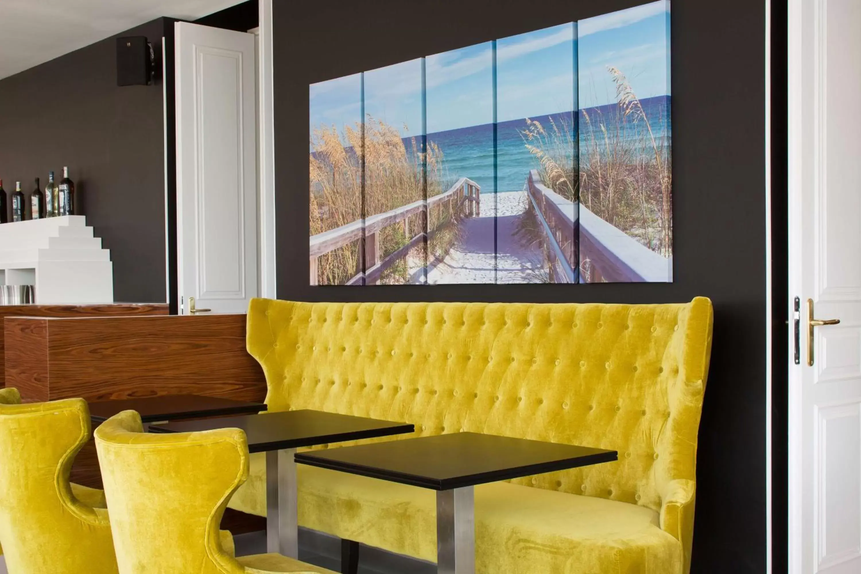 Dining area, Mountain View in Grand Hotel Des Sablettes Plage, Curio Collection By Hilton