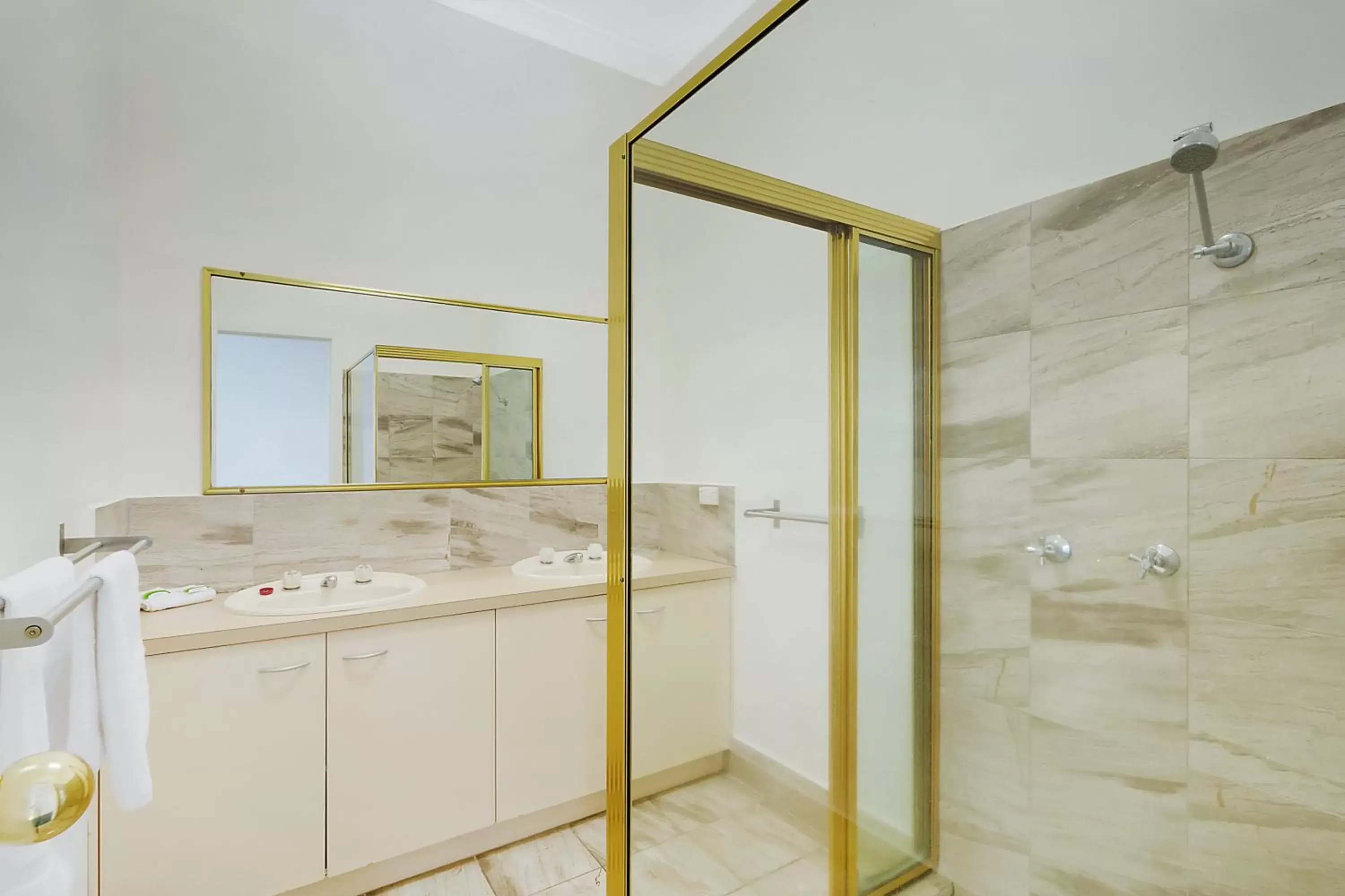 Shower, Bathroom in Aquarius Merimbula