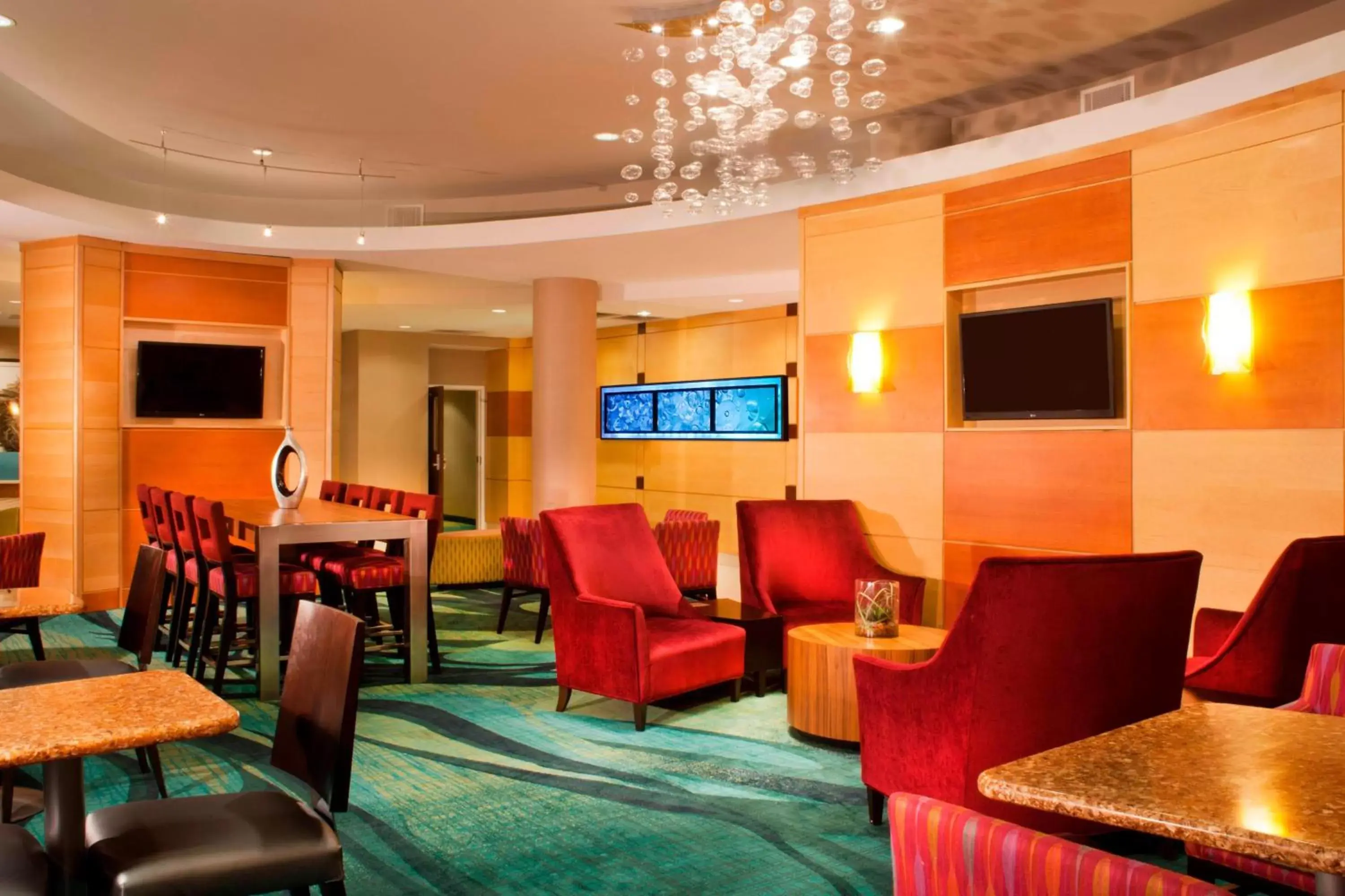 Restaurant/places to eat, Lounge/Bar in SpringHill Suites Gainesville