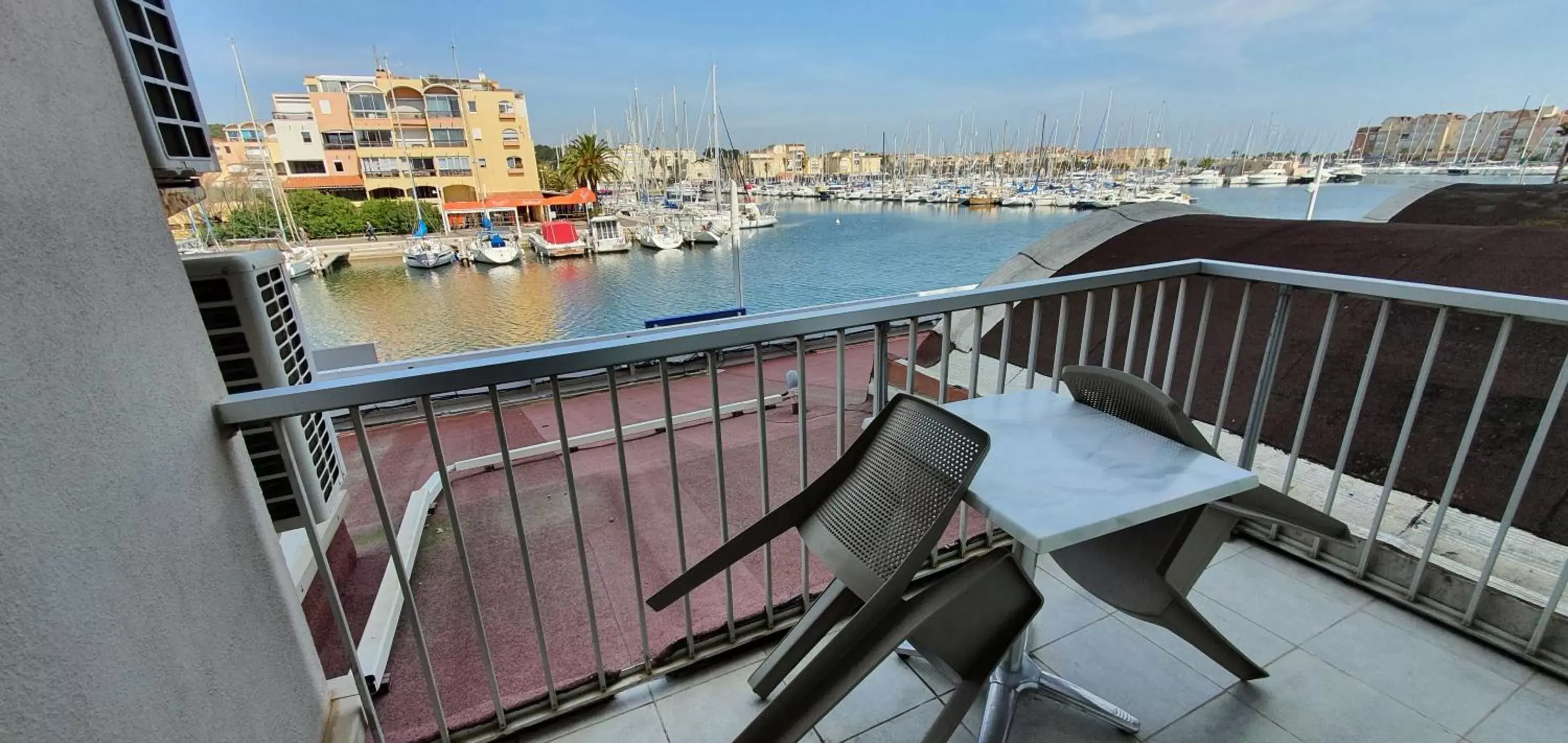 Sea view, Balcony/Terrace in Hôtel Port Beach