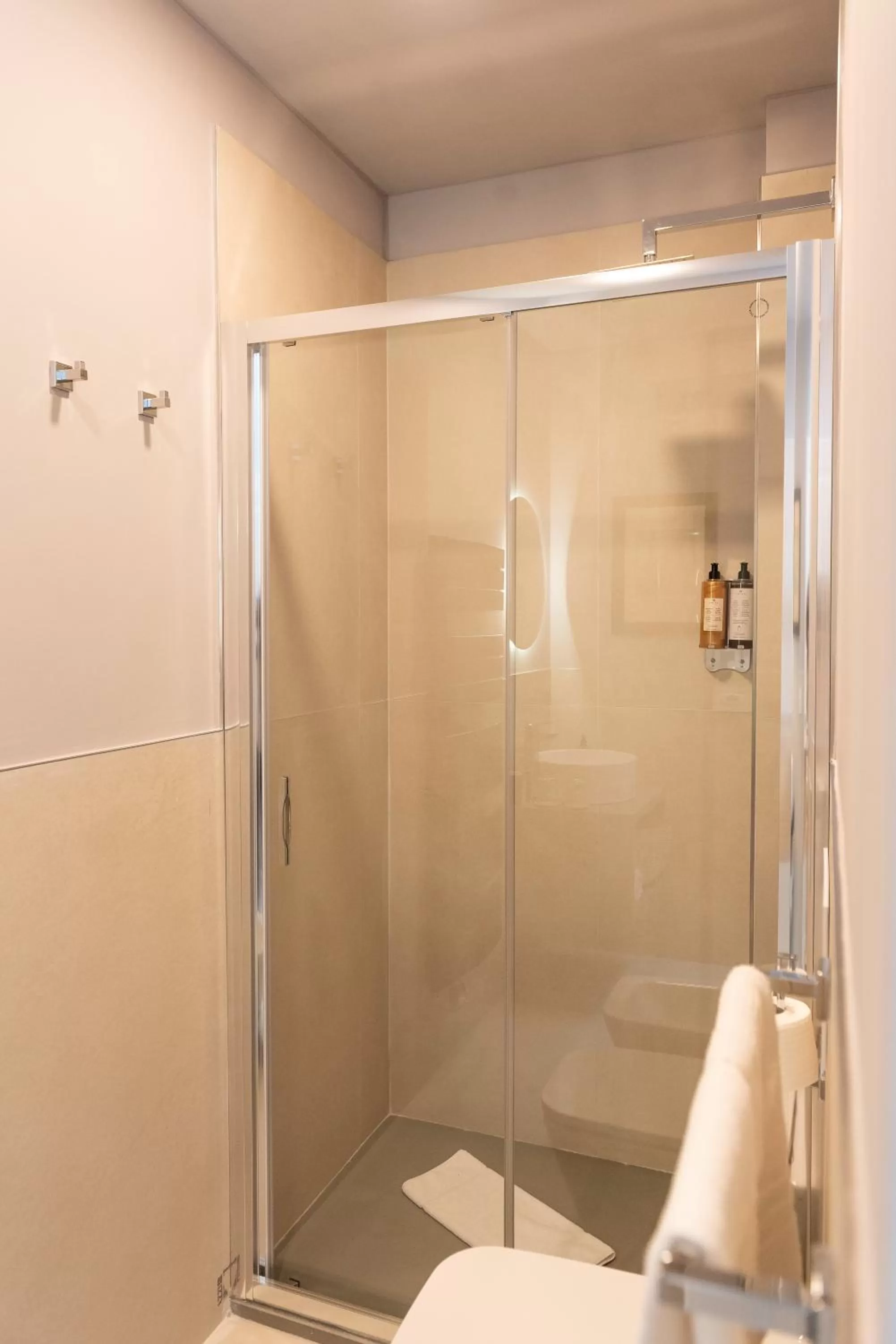 Bathroom in CASA Room Apartments Machiavelli 13