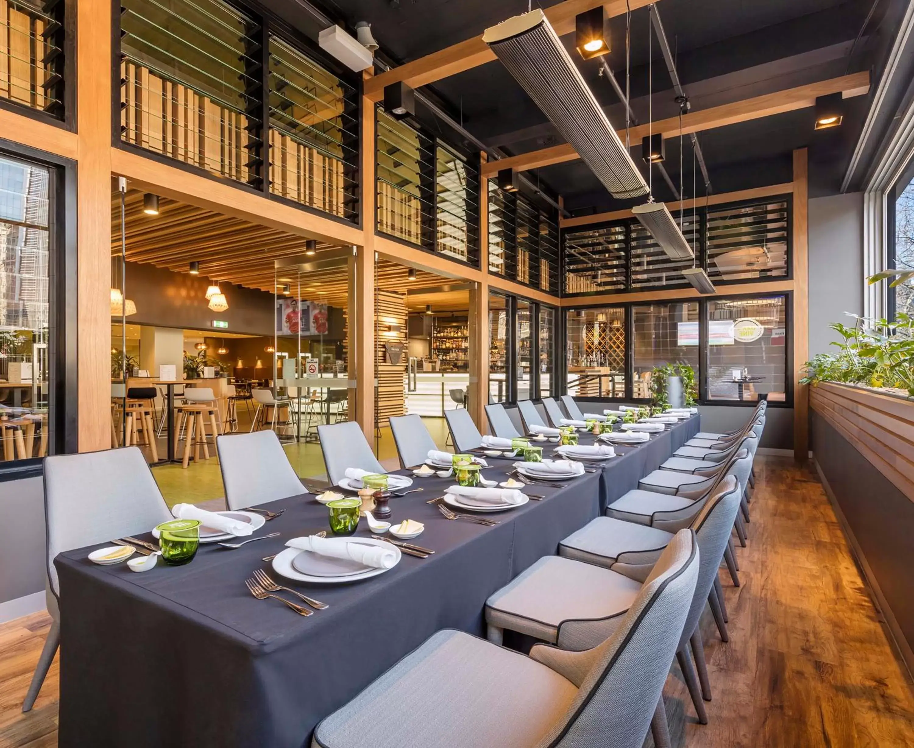 Restaurant/places to eat in Oaks Melbourne on Market Hotel Restaurant/places to eat in Oaks Melbourne on Market Hotel