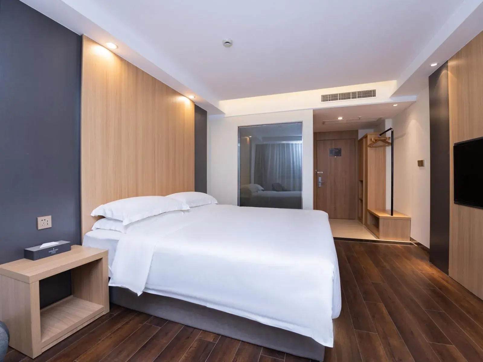 Bed in Country Inn&Suites by Radisson, Shanghai PVG