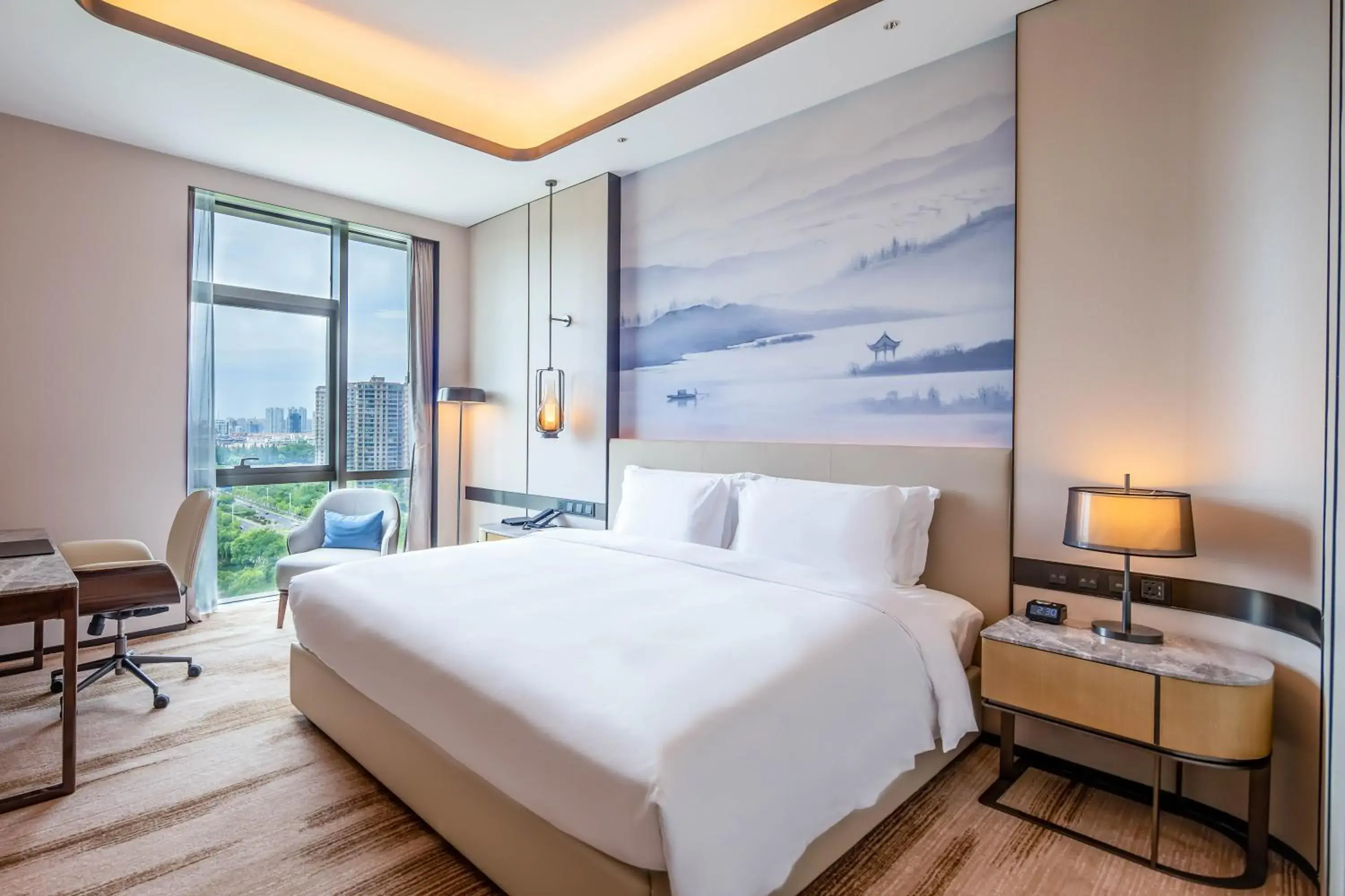 Photo of the whole room, Bed in Pullman Suzhou Taicang
